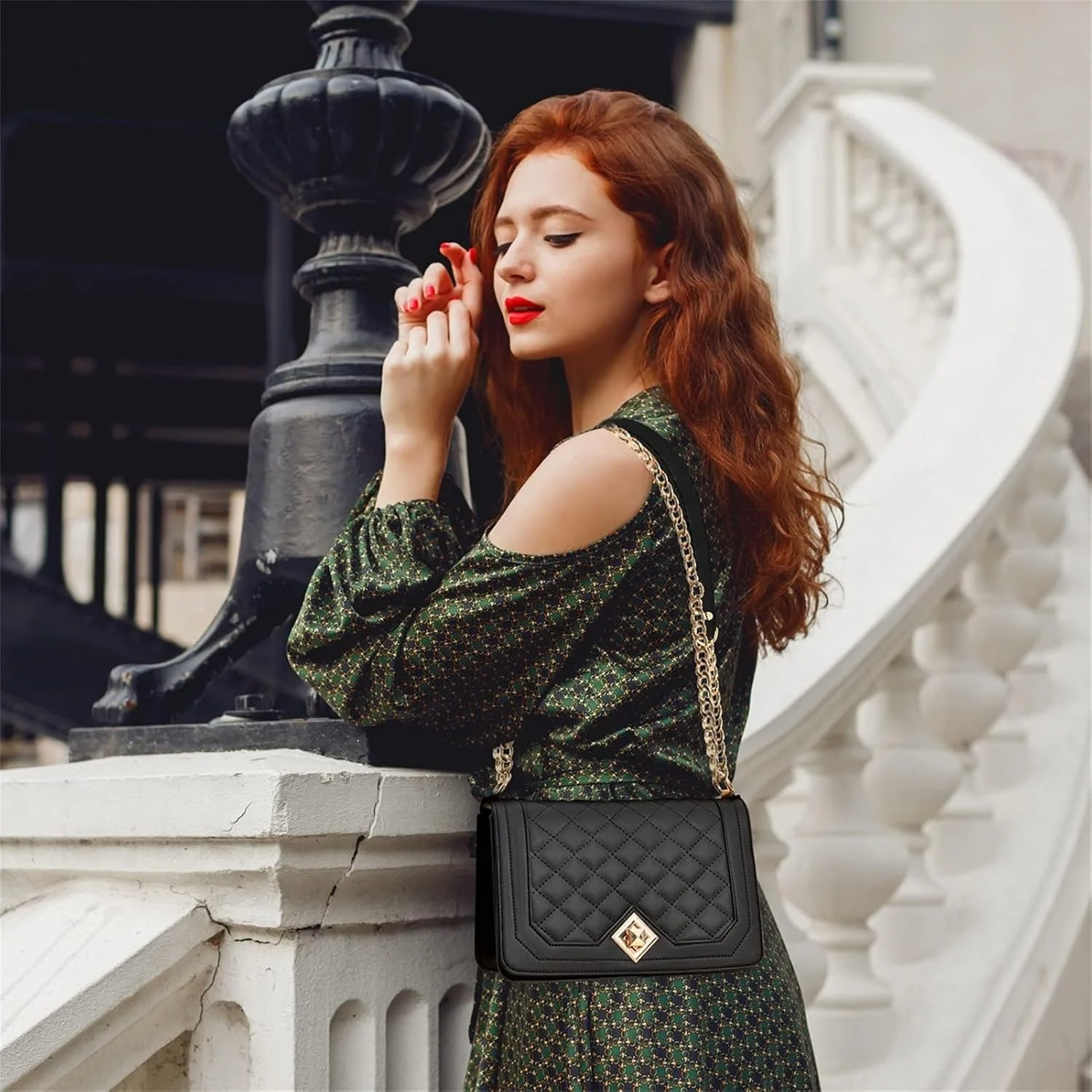 کیف دوشی زنانه، کیف دستی کوچک، کیف چرمی PU، کیف مجلسی، کیف های ساتچل لحافی با بند زنجیری (قرمز) کیف دوشی زنانه، کیف دستی کوچک، کیف چرمی PU، کیف مجلسی، کیف های ساتچل لحافی با بند زنجیری (قرمز)