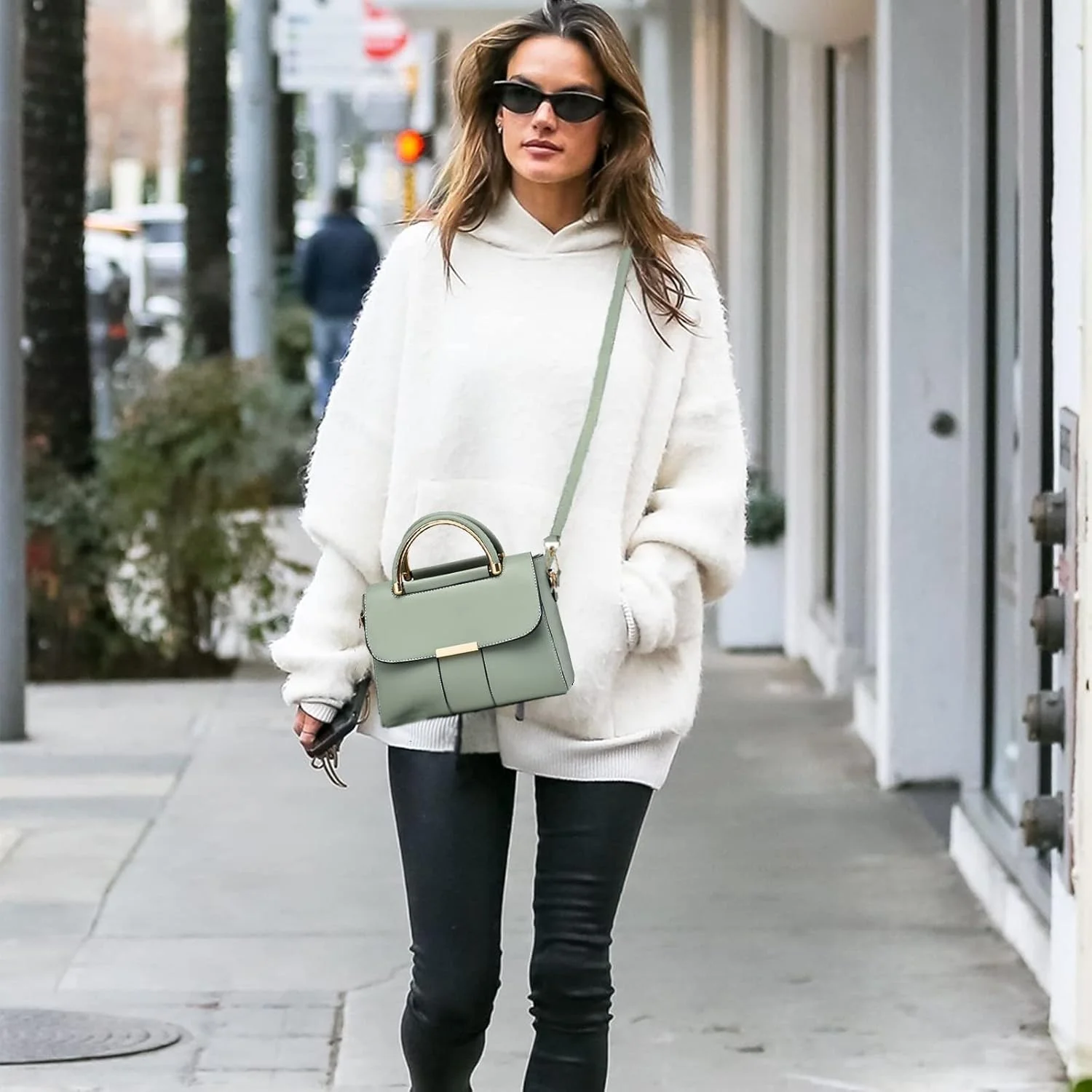 کیف دستی زنانه والنتینو مدل VBS3KK41R001 Ocarina کیف دستی زنانه والنتینو مدل VBS3KK41R001 Ocarina