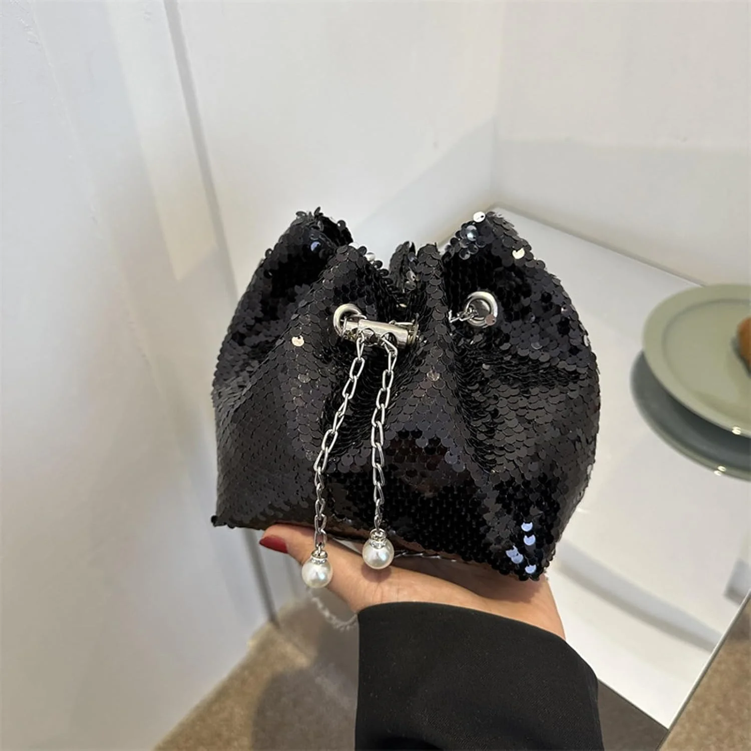 کیف سطلی پولک‌دار تزویق زنانه، کیف دستی شبانه بنددار درخشان، مشکی، 9 سانتی متر × 16 سانتی متر × 16 سانتی متر