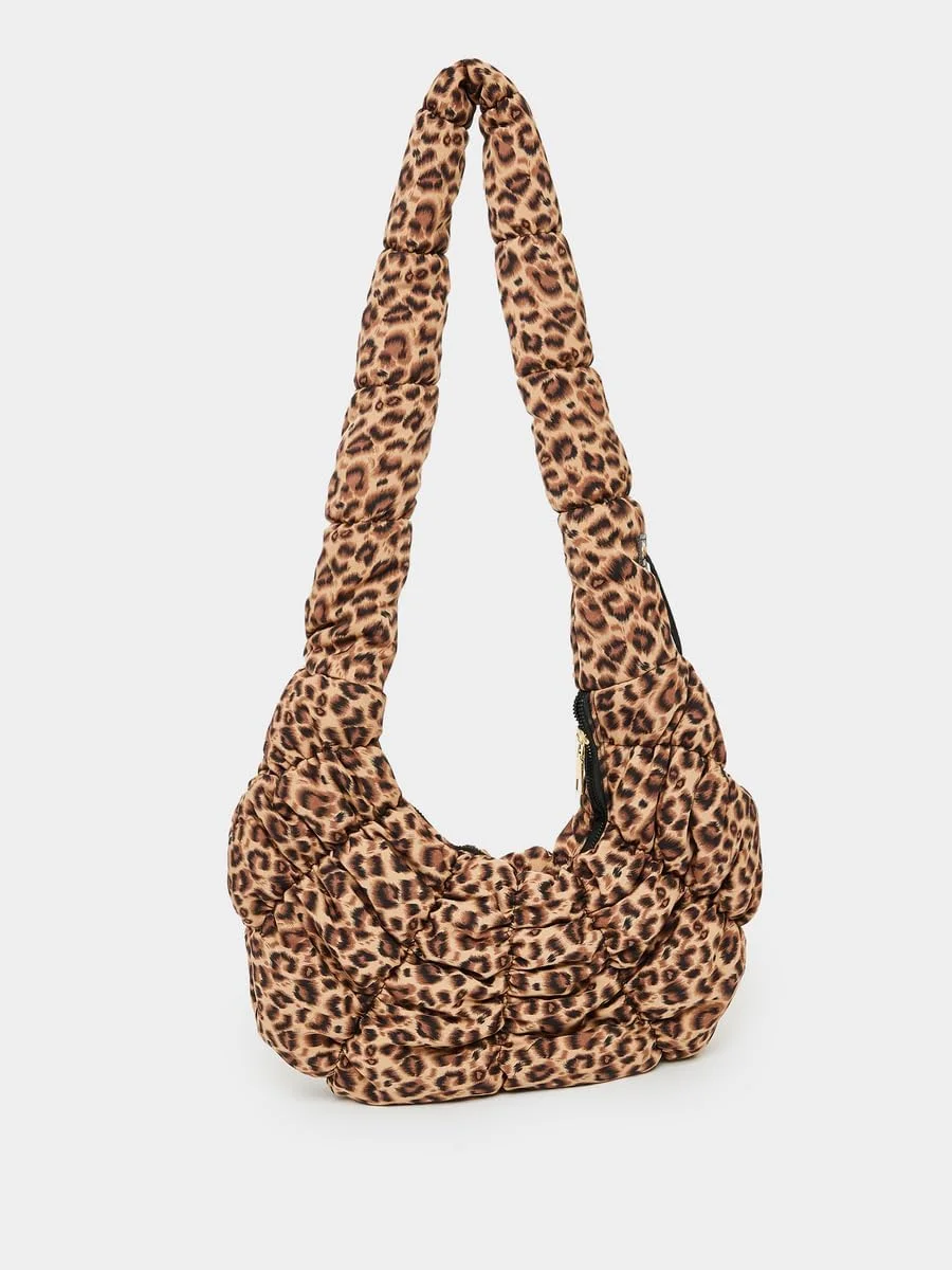 کیف دوشی زنانه استایلی با طرح پلنگی و بست زیپی، سایز One Size، چند رنگ