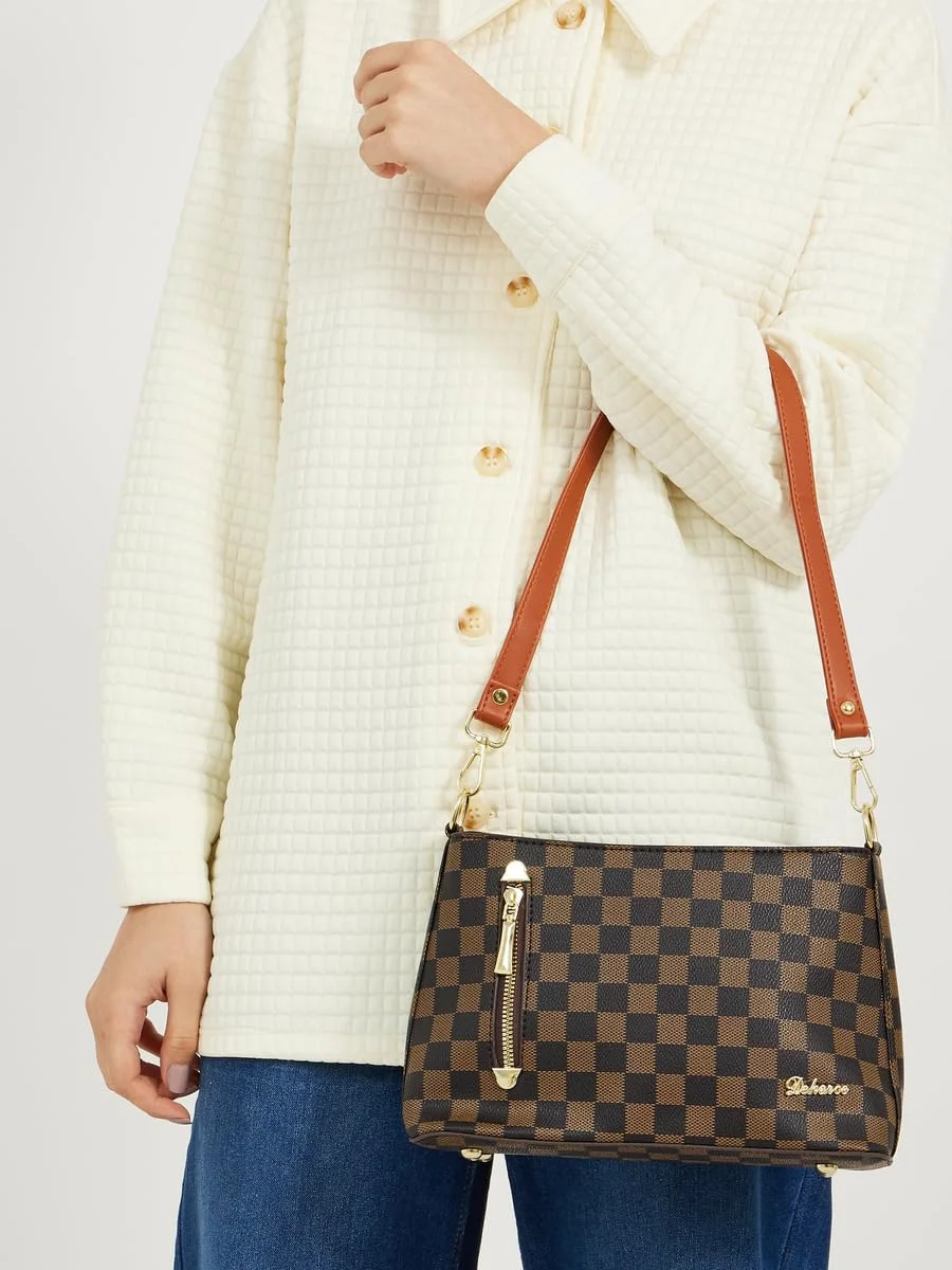 کیف دوشی زنانه استایلی با طرح چهارخانه و جیب زیپ دار، سایز One Size، قهوه ای