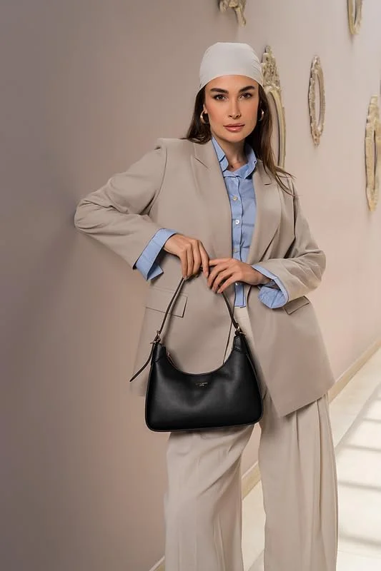 کیف رودوشی و دوشی دیوید جونز با طراحی ظریف - کیف مدل Hobo با جلد سخت مدل cm6930A - کیف دوشی زنانه، مناسب استفاده روزمره و رسمی کیف رودوشی و دوشی دیوید جونز با طراحی ظریف - کیف مدل Hobo با جلد سخت مدل cm6930A - کیف دوشی زنانه، مناسب استفاده روزمره و رسمی