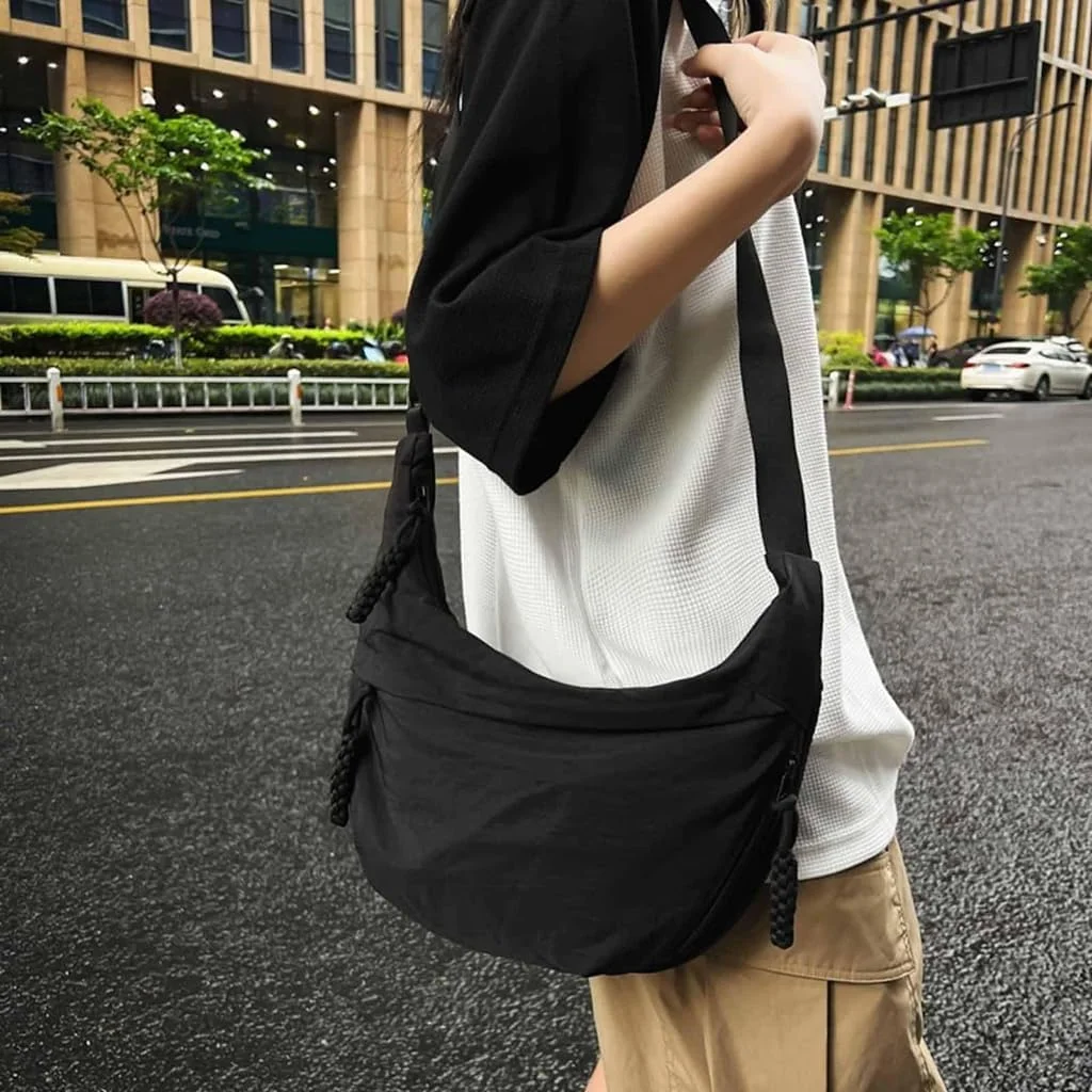 کیف دوشی هلالی برای زنان و مردان