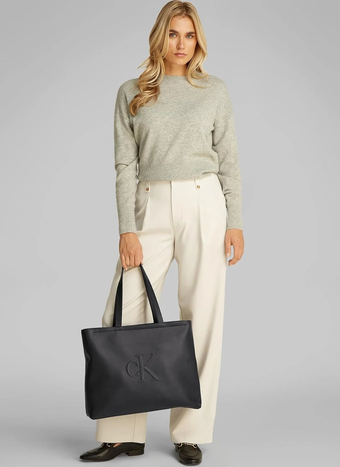 کیف دستی زنانه کلوین کلاین مدل Sculpted Slim Tote - مشکی کیف دستی زنانه کلوین کلاین مدل Sculpted Slim Tote - مشکی