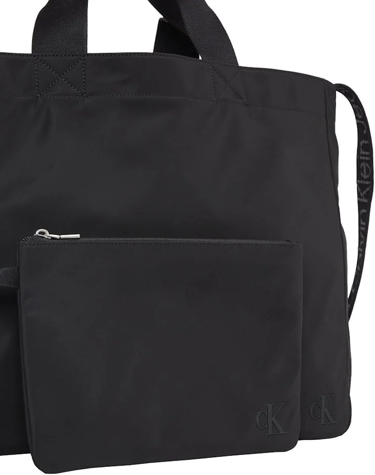 کیف دستی زنانه کلوین کلاین جینز مدل ULTRALIGHT SLIM TOTE، مشکی، وسترن کیف دستی زنانه کلوین کلاین جینز مدل ULTRALIGHT SLIM TOTE، مشکی، وسترن