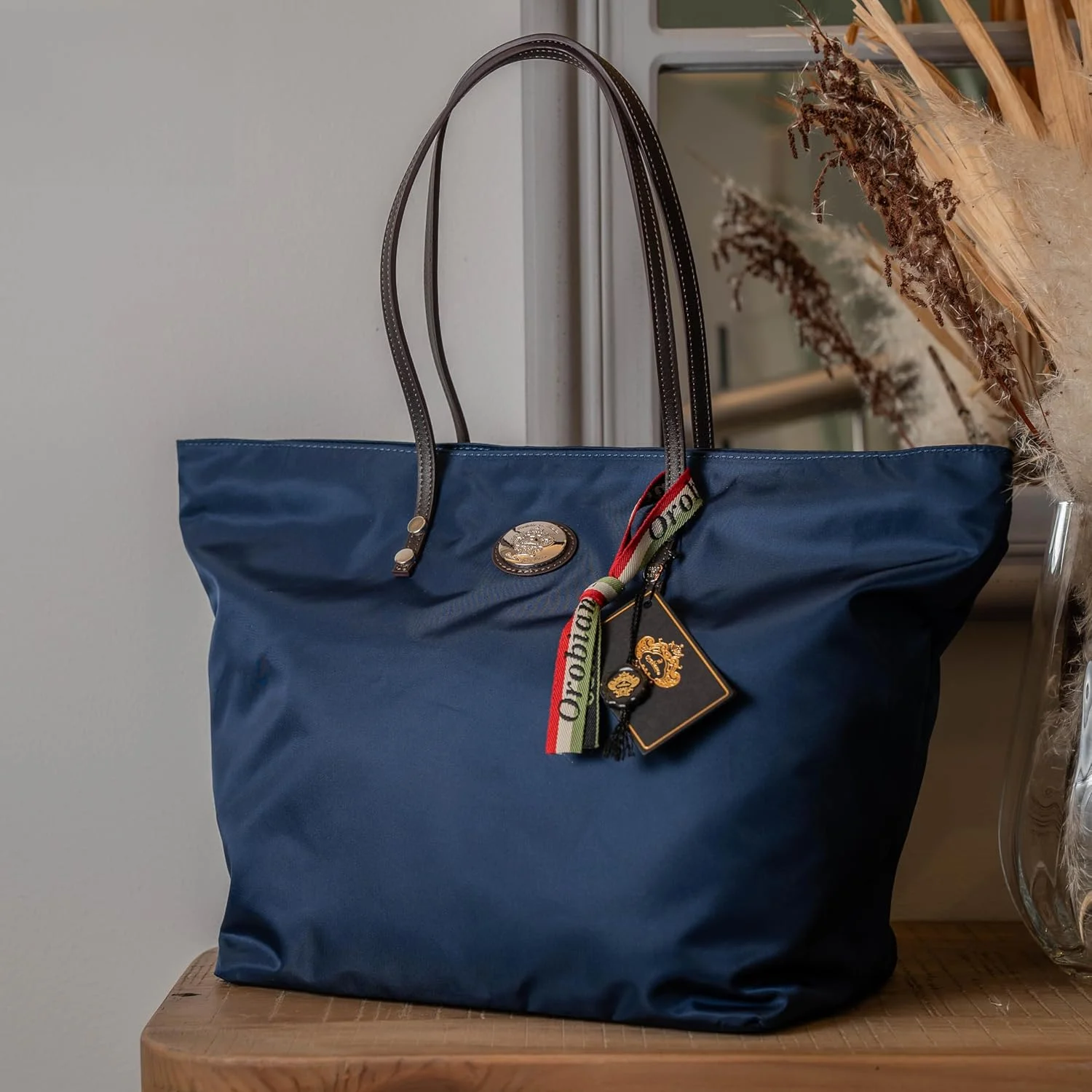 کیف دستی اوروبیانکو مدل Barrady - نایلون آبی / چرم قهوه ای کیف دستی اوروبیانکو مدل Barrady - نایلون آبی / چرم قهوه ای