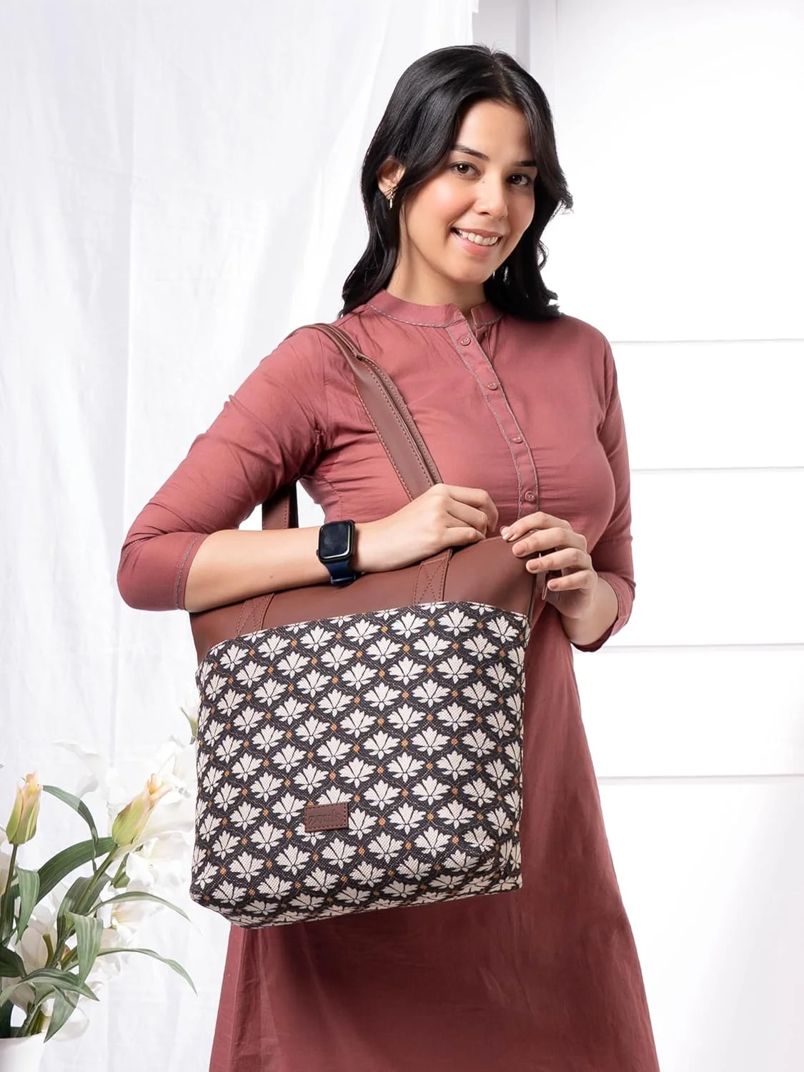 کیف دستی زنانه جوت طرح دار زوک، چرم مصنوعی دست ساز و مناسب استفاده روزمره