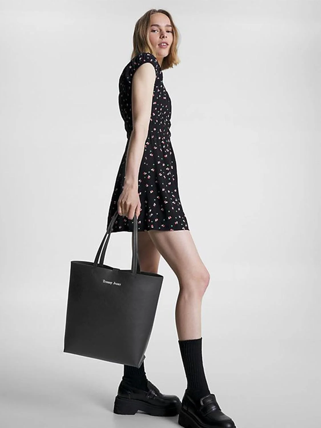 کیف دستی زنانه تامی هیلفیگر مدل Essential Must Tote