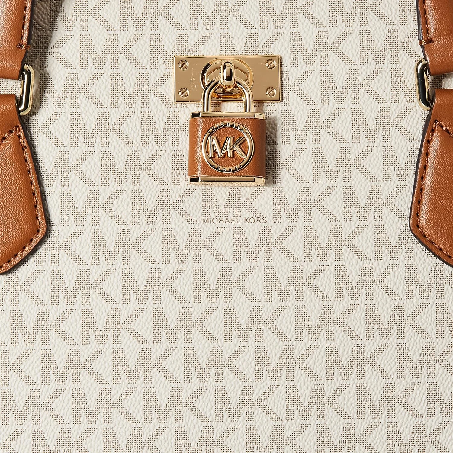 کیف دستی بزرگ مایکل کورس مدل Voyager از جنس چرم دانه دار و رنگ وانیلی/بلوطی کیف دستی بزرگ مایکل کورس مدل Voyager از جنس چرم دانه دار و رنگ وانیلی/بلوطی