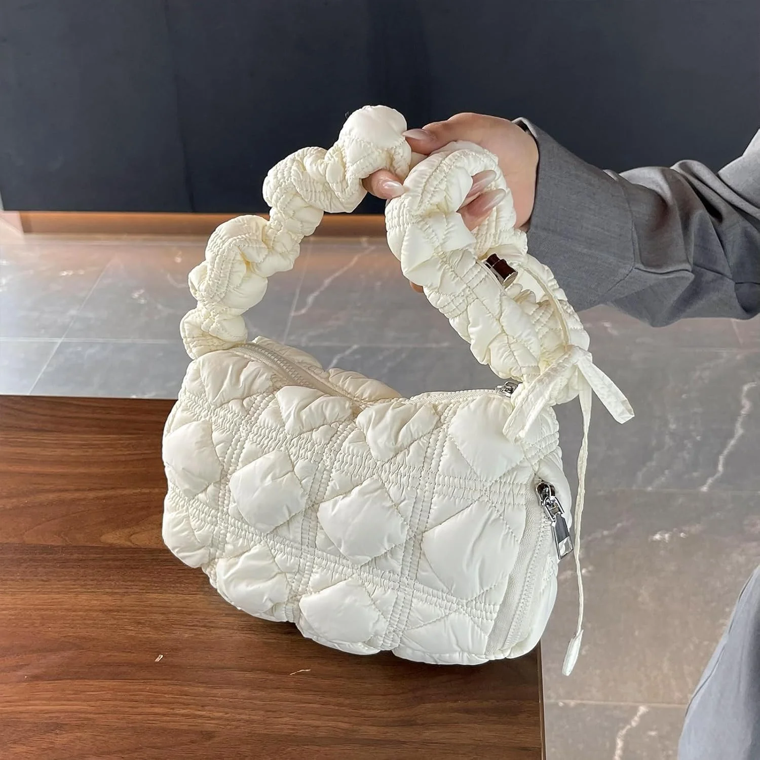 کیف دستی زنانه مد روز، کیف کراس بادی غیر رسمی، کیف دستی کوچک پفی، کیف دستی پفی مد روز، برای مسافرت، خرید