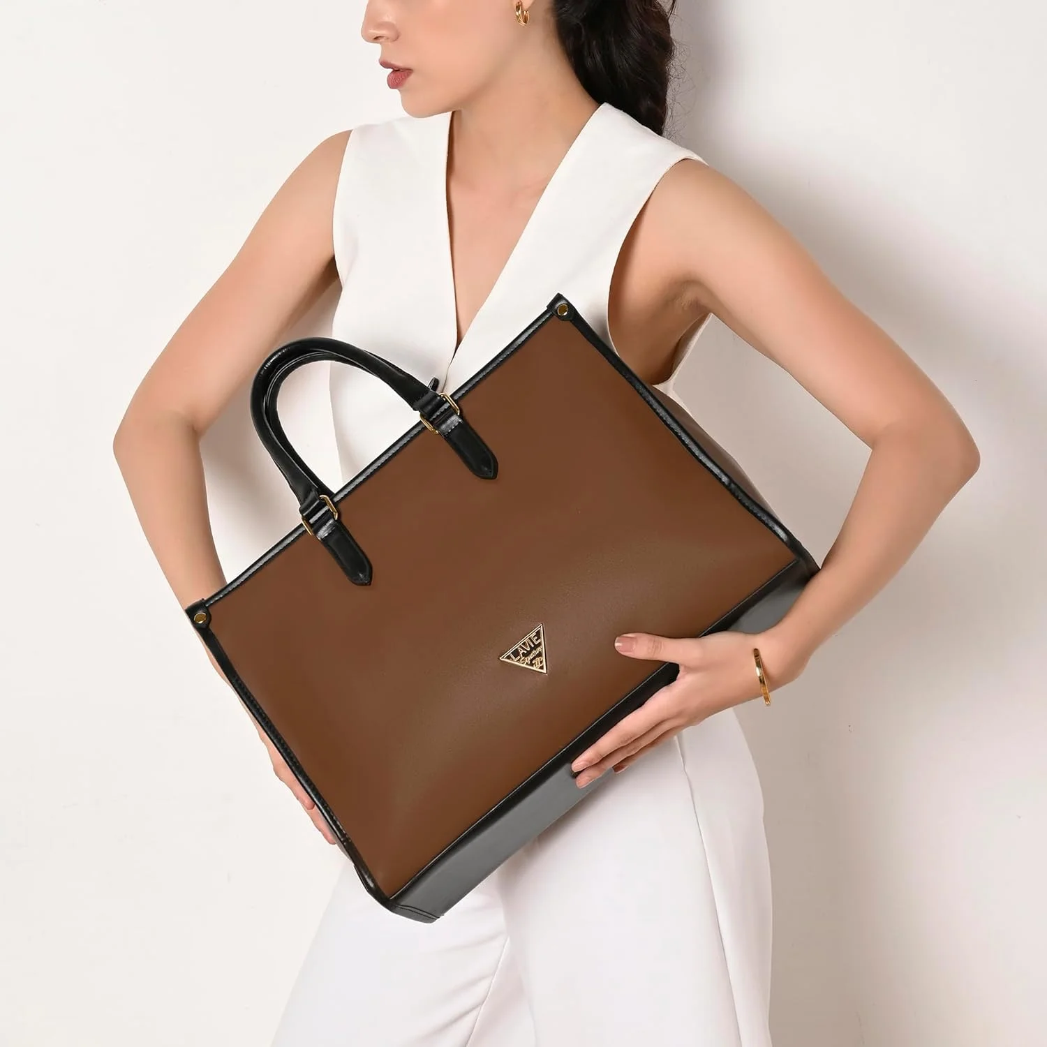 کیف دستی زنانه لاوی مدل Madisson Box Tote | کیف جادار برای کار | کیف زنانه | کیف شیک دوشی | هدیه برای خانم ها کیف دستی زنانه لاوی مدل Madisson Box Tote | کیف جادار برای کار | کیف زنانه | کیف شیک دوشی | هدیه برای خانم ها