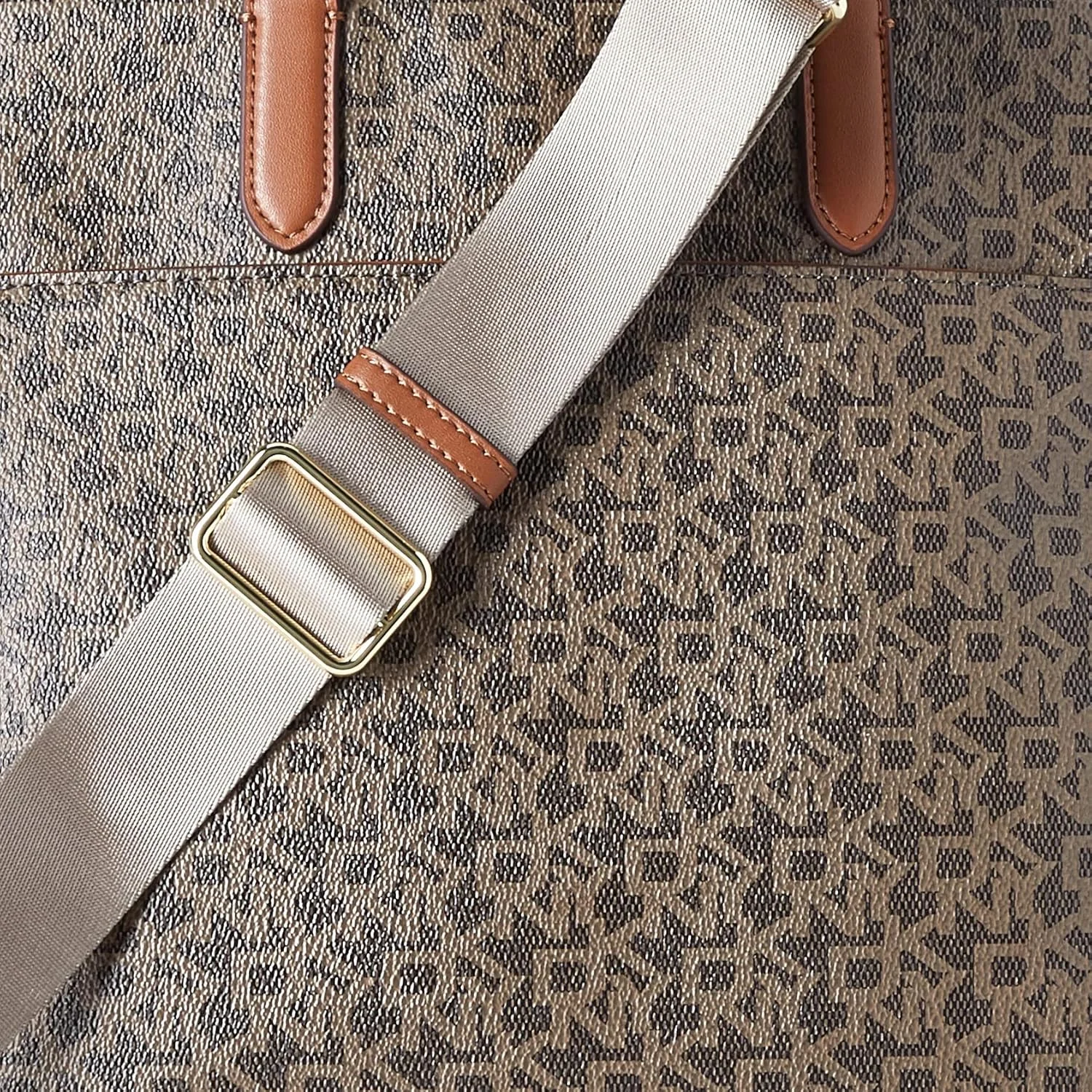 کیف دستی بزرگ زنانه دی‌کی‌ان‌وای مدل Zyon، موکا/کاراملی، موکا/کاراملی