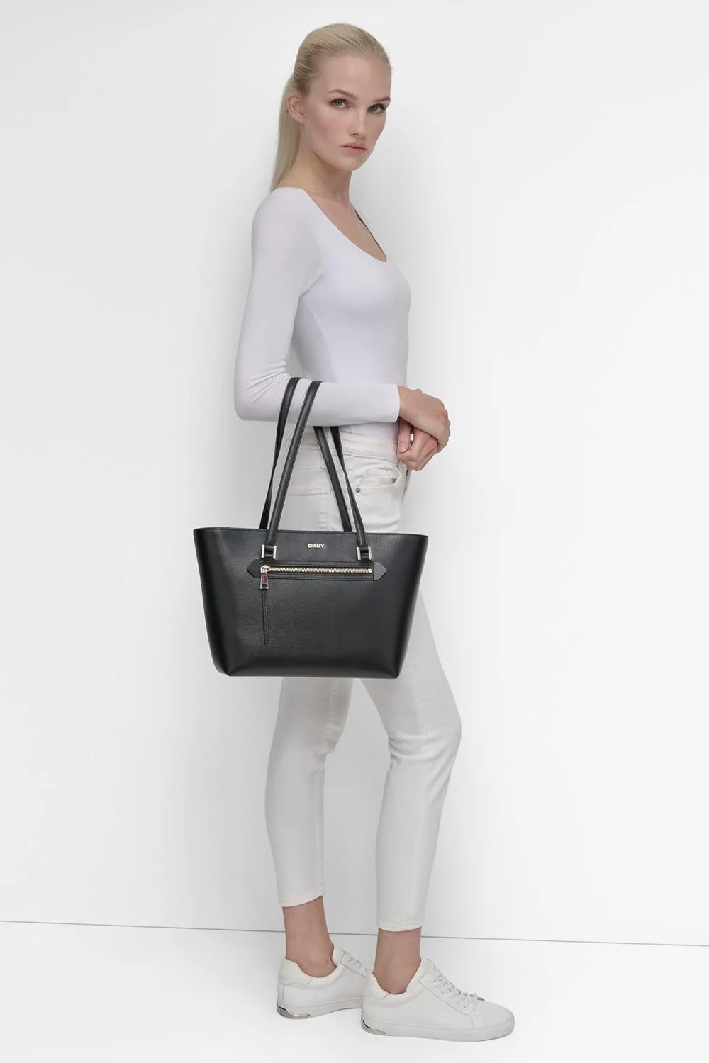 کیف دستی زنانه دی‌کی‌ان‌وای مدل Bryant Ave مدیوم