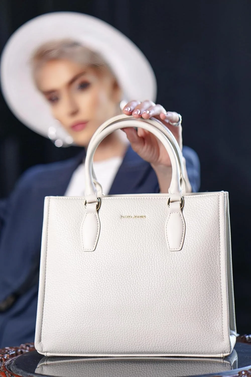 دیوید جونز - کیف دستی کلاسیک و همیشه محبوب - کیف بزرگ چرم مصنوعی مدل cm7018، کیفی ظریف، ساده و شیک برای استفاده روزمره - کیف کار برای همه زنان و دختران