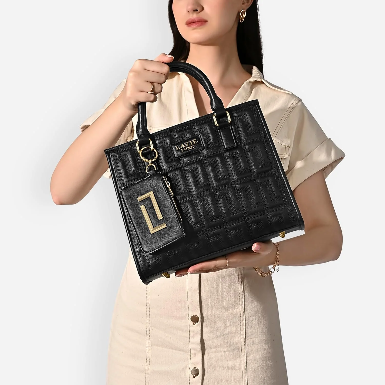 کیف دستی زنانه لاوی لاکس مدل Quem | کیف دستی مناسب کار | کیف زنانه | کیف شانه ای شیک | هدیه برای خانم ها کیف دستی زنانه لاوی لاکس مدل Quem | کیف دستی مناسب کار | کیف زنانه | کیف شانه ای شیک | هدیه برای خانم ها