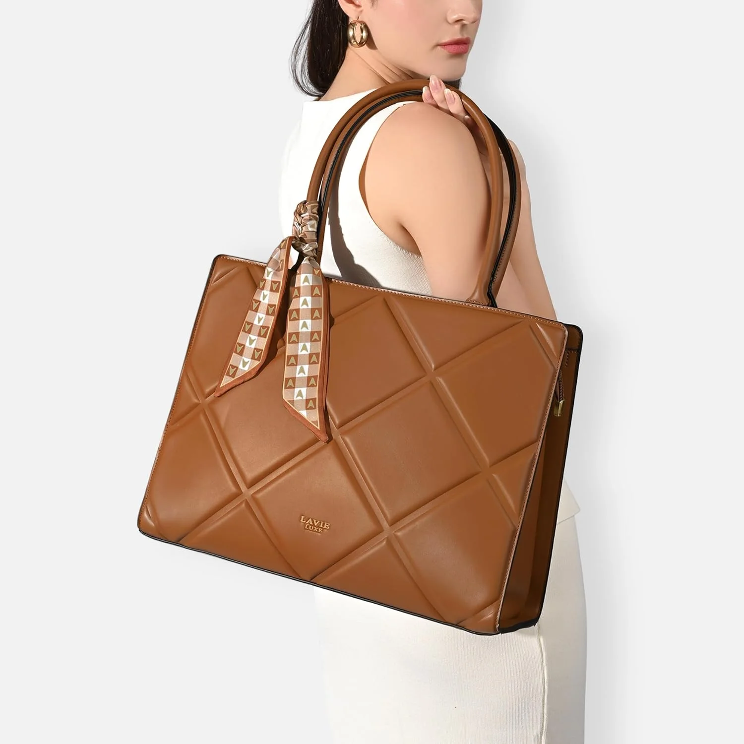 کیف دستی بزرگ زنانه لاوی لوکس مدل Quare | کیف دستی مناسب کار | کیف زنانه | کیف شانه ای شیک | هدیه برای خانم ها