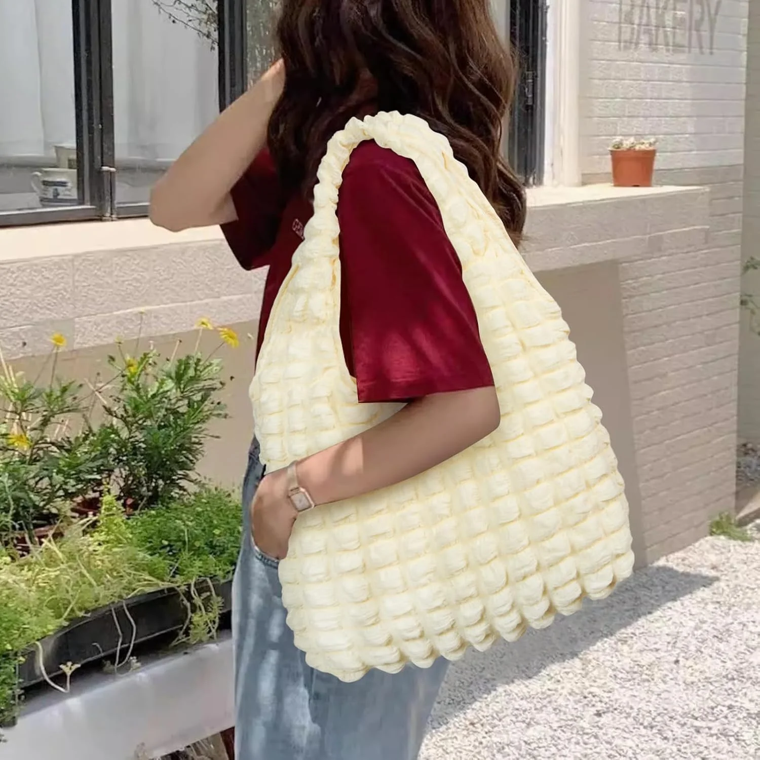 کیف پافر زنانه بوستانتن، کیف دستی سبک وزن، کیف دوشی حبابی پفی برای مسافرت، بژ