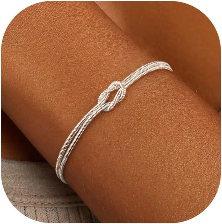 دستبند نقره ای تزویق زنانه، دستبند ترند زنانه با آبکاری الکتریکی، زنجیر چند لایه، دستبند مهره ای گره مرواریدی طرح قلب