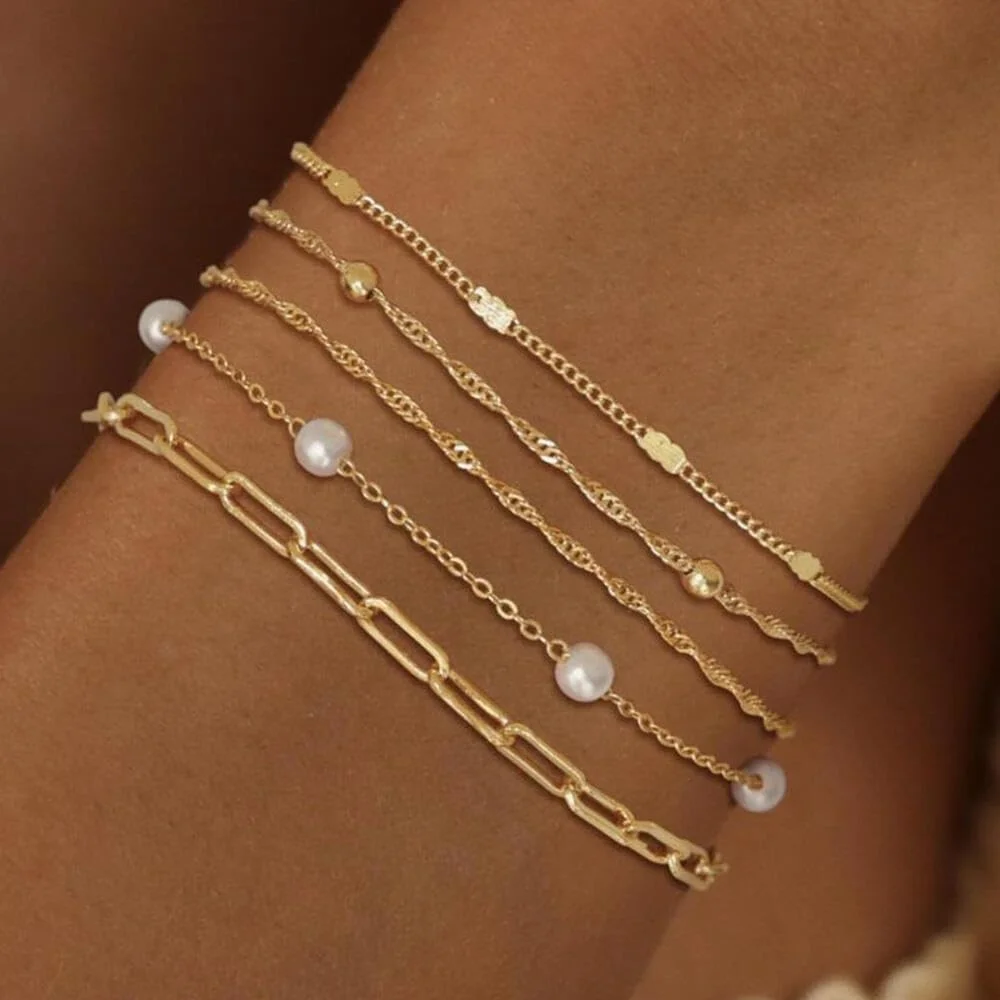 دستبندهای طلایی زنانه گودرن، ست 5 عددی دستبندهای لایه ای طلایی با روکش طلای 14 عیار، ست دستبندهای قابل انباشتنی نازک مهره ای و زنجیر کاغذی ضد آب، زیورآلات مد روز هدیه برای دختران زن دستبندهای طلایی زنانه گودرن، ست 5 عددی دستبندهای لایه ای طلایی با روکش طلای 14 عیار، ست دستبندهای قابل انباشتنی نازک مهره ای و زنجیر کاغذی ضد آب، زیورآلات مد روز هدیه برای دختران زن