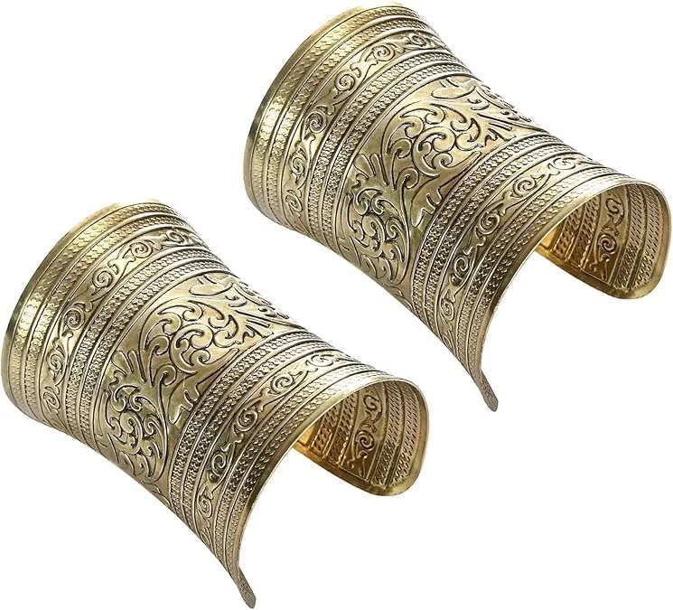دو عدد دستبند النگویی زنانه، طرح قدیمی، پهن، باز، طلایی و نقره ای، دستبندهای کاف قابل تنظیم، آلیاژ روی ضد حساسیت، مناسب برای ایفای نقش، رقص، مهمانی یا مناسبت های خاص