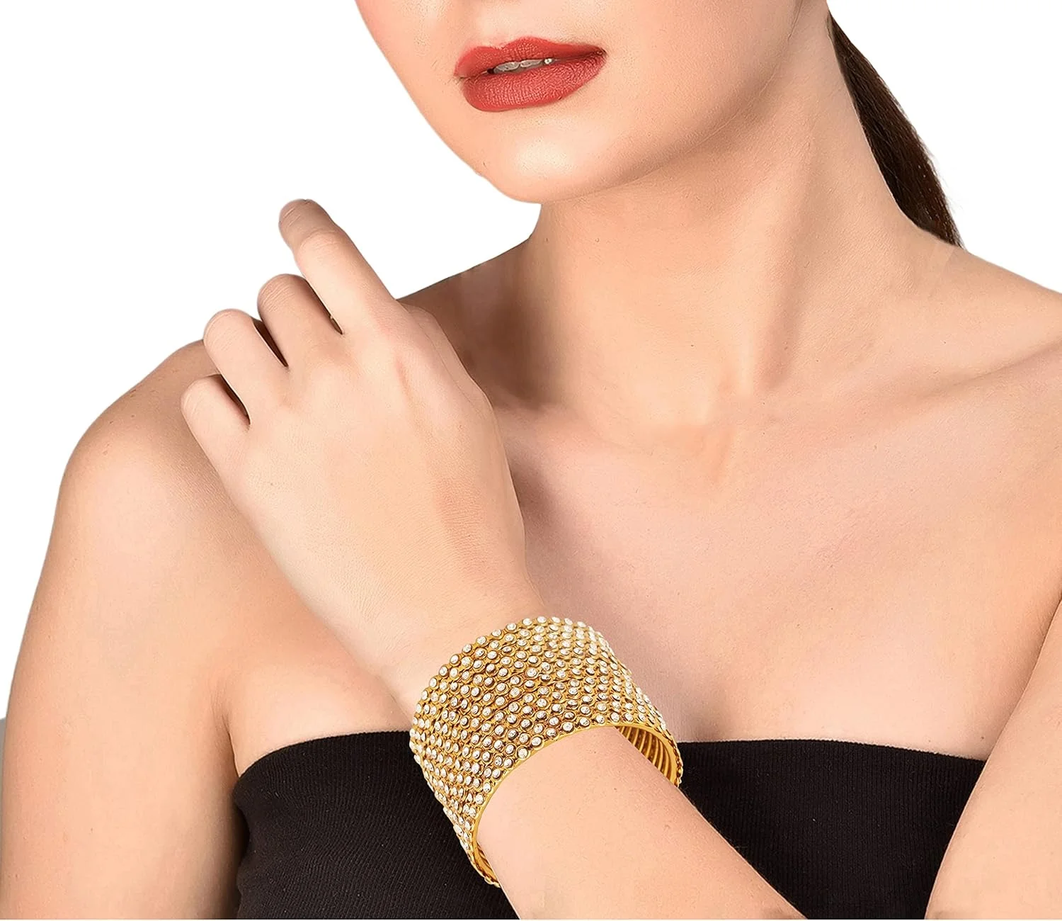 دستبند النگویی زنانه تاچ استون، طرح زیگزاگ با سنگ های رنگارنگ و نگین های درخشان، طراحی خاص و منحصر به فرد، رنگ طلایی