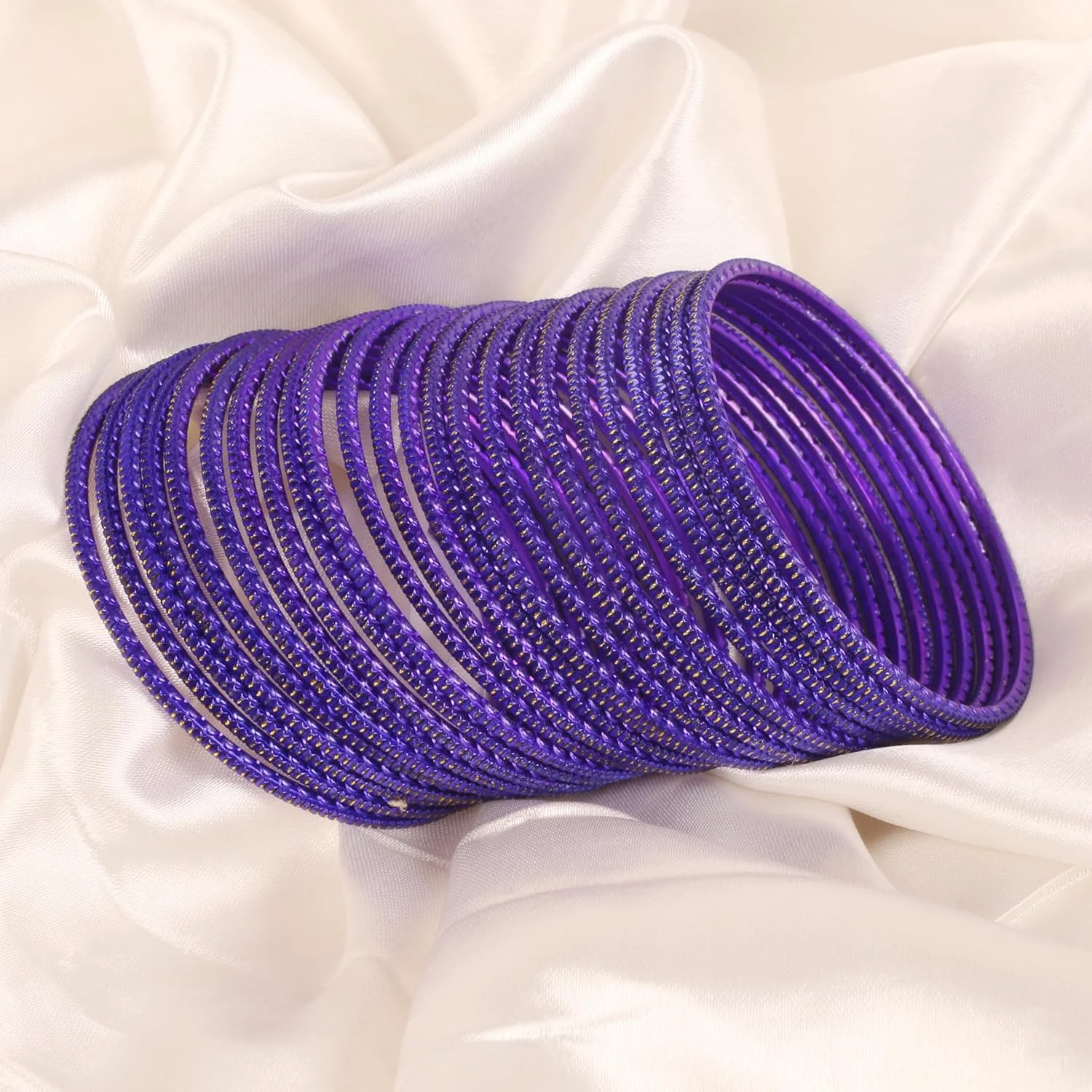 تاچ استون بونته مجموعه ۲ دوجین النگو، طرح هندی بالیوودی، با روکش طلایی، طرح دار، رنگارنگ، زیورآلات طراح، النگو، دستبند، ست طلایی ۶۱ سانتی متری زنانه. تاچ استون بونته مجموعه ۲ دوجین النگو، طرح هندی بالیوودی، با روکش طلایی، طرح دار، رنگارنگ، زیورآلات طراح، النگو، دستبند، ست طلایی ۶۱ سانتی متری زنانه.