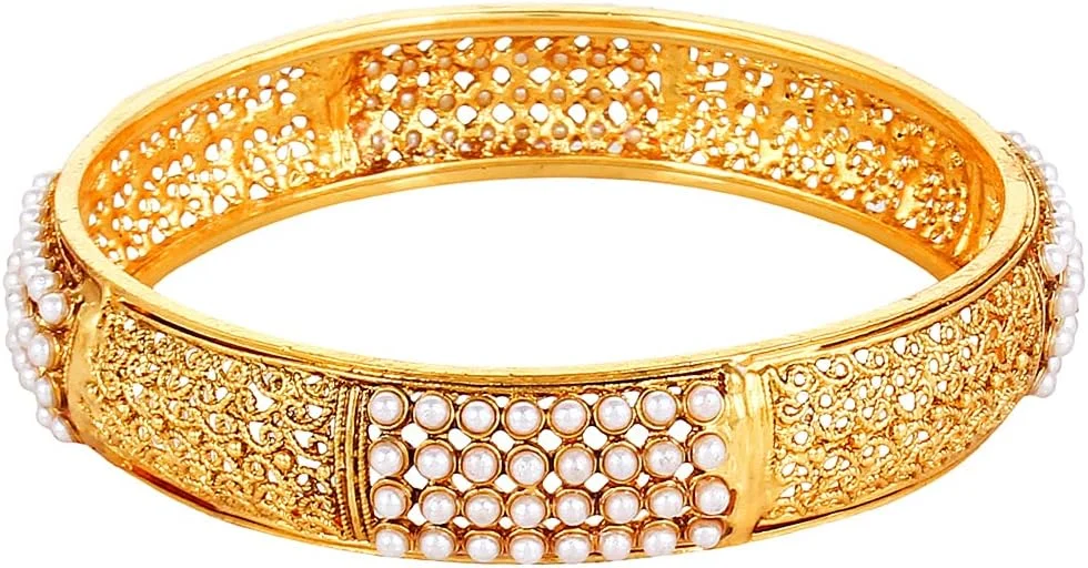 دستبند النگویی مرواریدی و طلایی زنانه YouBella با طراحی شیک و سنتی (طلایی)(YBBN_91088_2.8) دستبند النگویی مرواریدی و طلایی زنانه YouBella با طراحی شیک و سنتی (طلایی)(YBBN_91088_2.8)