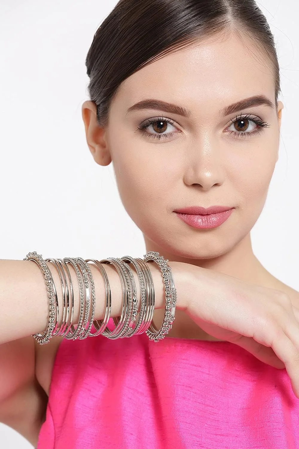 دستبند النگویی نقره ای با طرح سنتی شیک YouBella زنانه دستبند النگویی نقره ای با طرح سنتی شیک YouBella زنانه