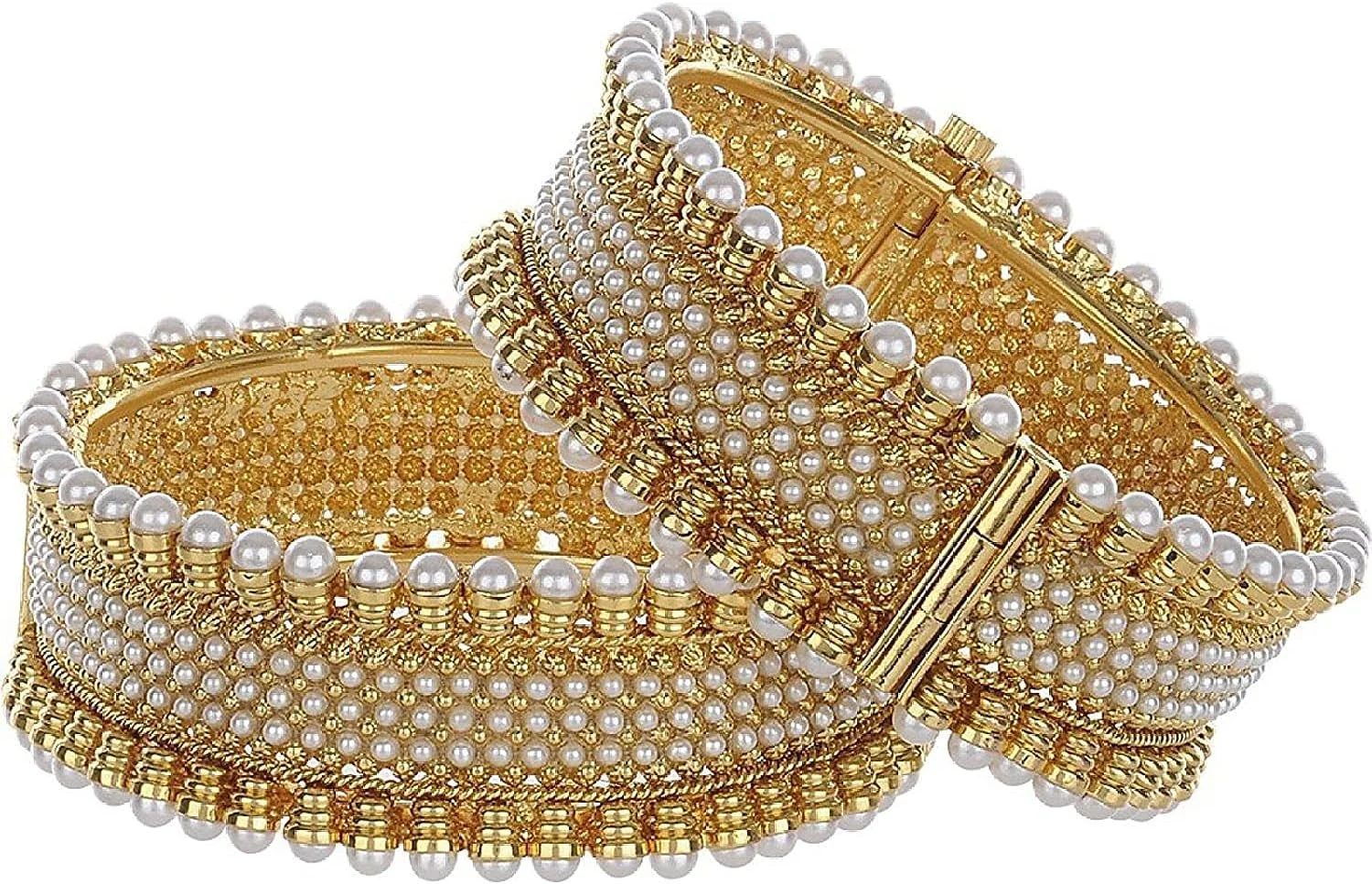 دستبند النگویی مرواریدی و روکش طلایی زنانه YouBella، طرح سنتی و شیک دستبند النگویی مرواریدی و روکش طلایی زنانه YouBella، طرح سنتی و شیک