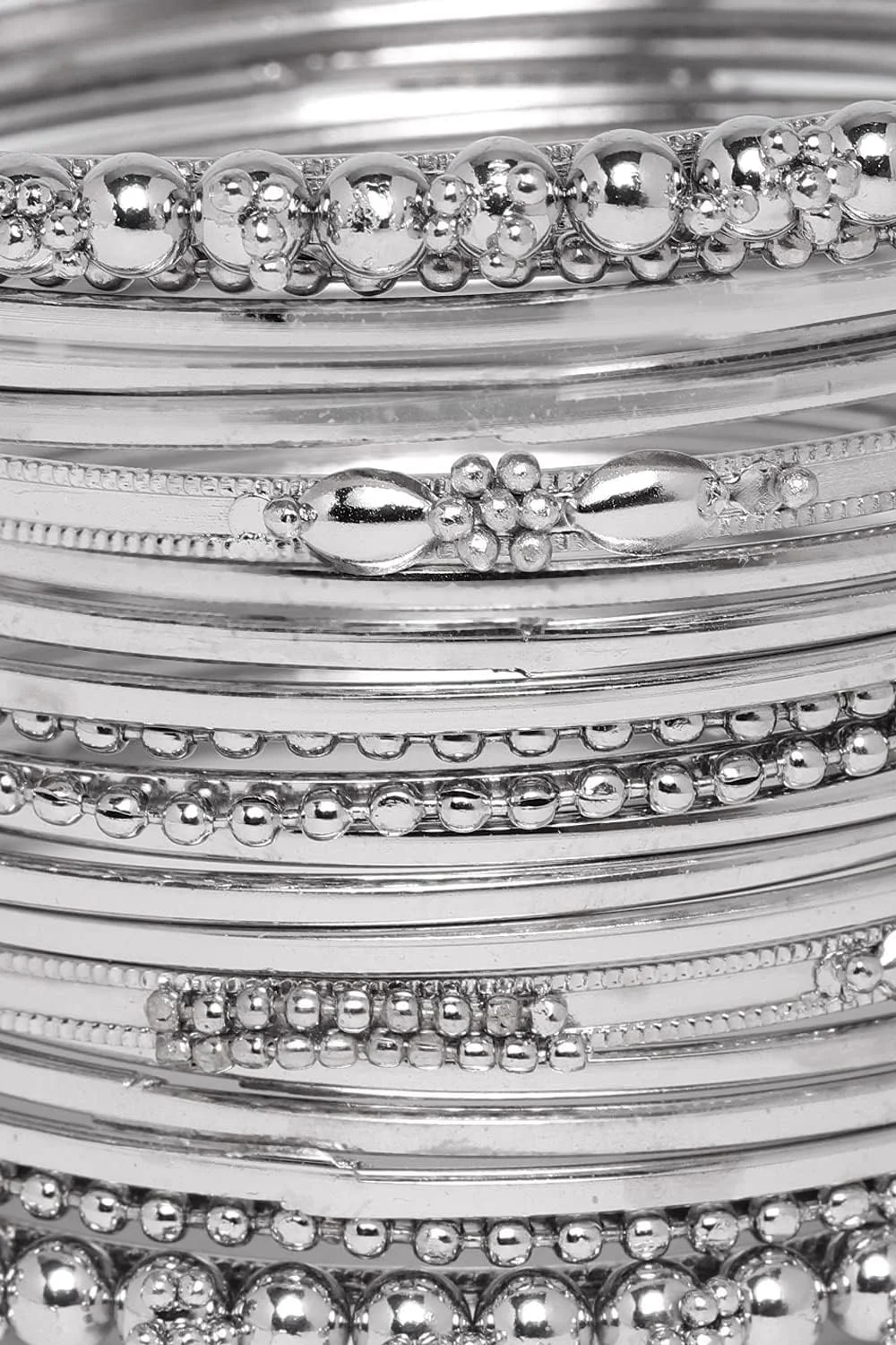 دستبند النگویی نقره ای با طرح سنتی شیک YouBella زنانه دستبند النگویی نقره ای با طرح سنتی شیک YouBella زنانه