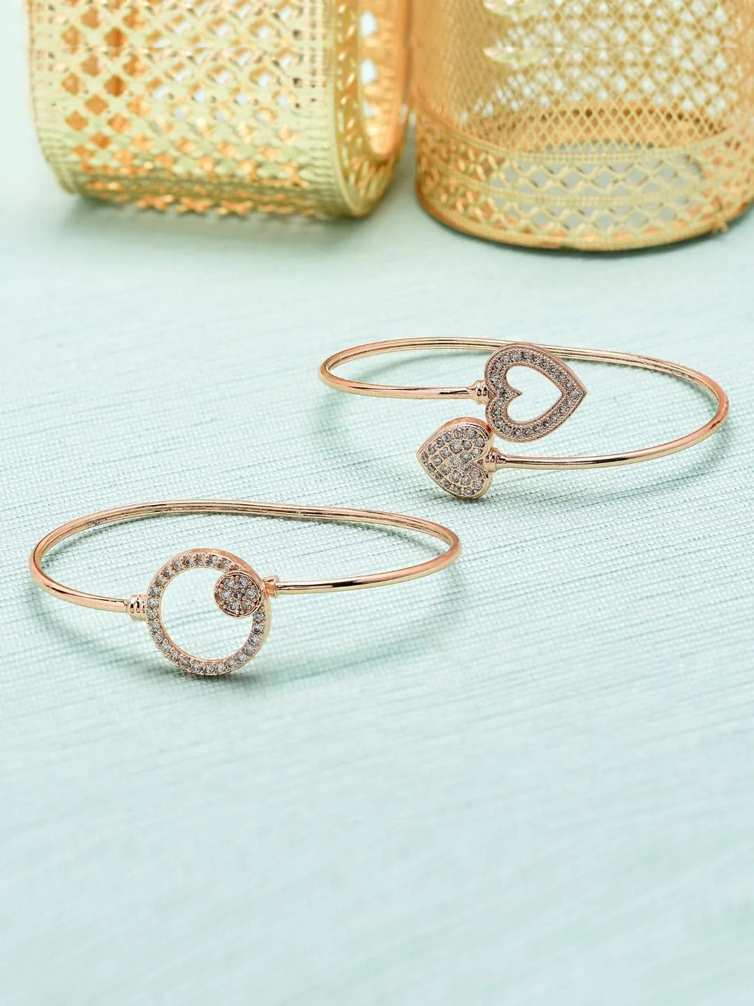 ZAVERI PEARLS ست دو عددی النگو/دستبند النگویی برنجی رزگلد با زیرکونیا کوبیک زنانه - ZPFK10376 ZAVERI PEARLS ست دو عددی النگو/دستبند النگویی برنجی رزگلد با زیرکونیا کوبیک زنانه - ZPFK10376