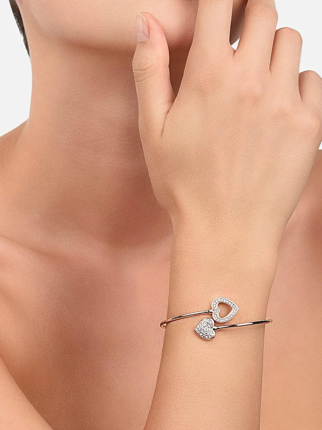 ZAVERI PEARLS ست دو عددی النگو/دستبند النگویی برنجی رزگلد با زیرکونیا کوبیک زنانه - ZPFK10376 ZAVERI PEARLS ست دو عددی النگو/دستبند النگویی برنجی رزگلد با زیرکونیا کوبیک زنانه - ZPFK10376