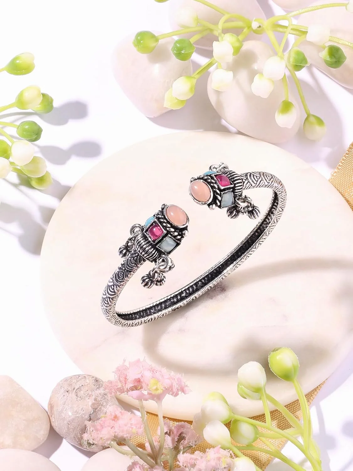 زیوری پیرلز دستبند النگویی زنانه چند رنگ نقره ای مزین شده با سنگ های مصنوعی - ZPFK16889 زیوری پیرلز دستبند النگویی زنانه چند رنگ نقره ای مزین شده با سنگ های مصنوعی - ZPFK16889