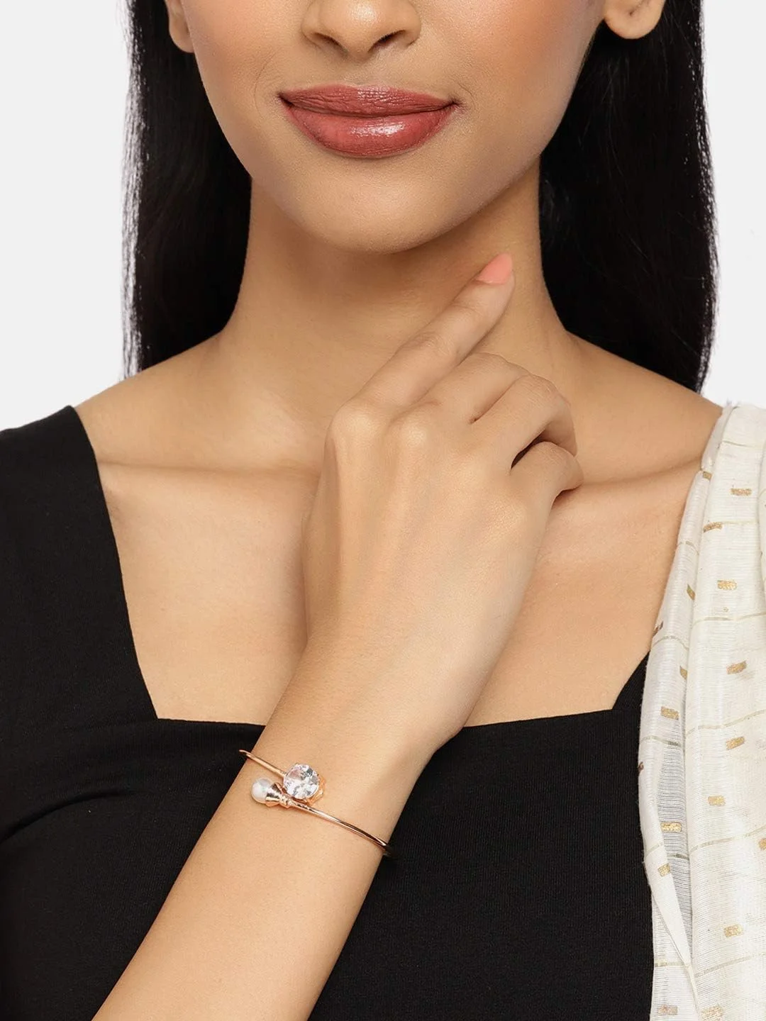 دستبند النگویی برنجی زنانه مروارید و الماس رزگلد زاوری پرلز مدل ZPFK9948، سایز آزاد دستبند النگویی برنجی زنانه مروارید و الماس رزگلد زاوری پرلز مدل ZPFK9948، سایز آزاد