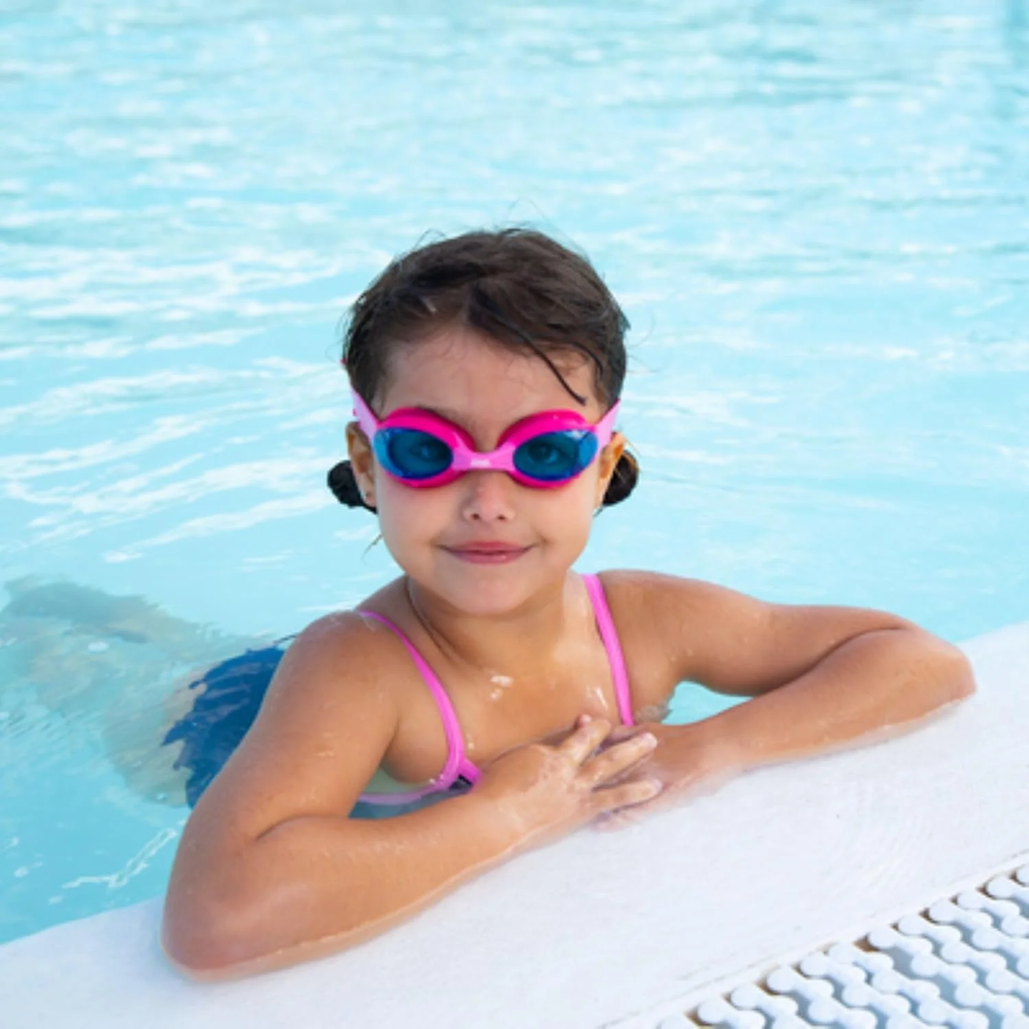 عینک شنا کودکانه زاگز مدل Little Twist، صورتی با لنز آبی، ضد بخار و محافظت UV، فریم Soft-Seal با بند قابل تنظیم آسان، مناسب برای کودکان 0 تا 6 سال در حال آموزش شنا، 461421-PKPKTBL عینک شنا کودکانه زاگز مدل Little Twist، صورتی با لنز آبی، ضد بخار و محافظت UV، فریم Soft-Seal با بند قابل تنظیم آسان، مناسب برای کودکان 0 تا 6 سال در حال آموزش شنا، 461421-PKPKTBL