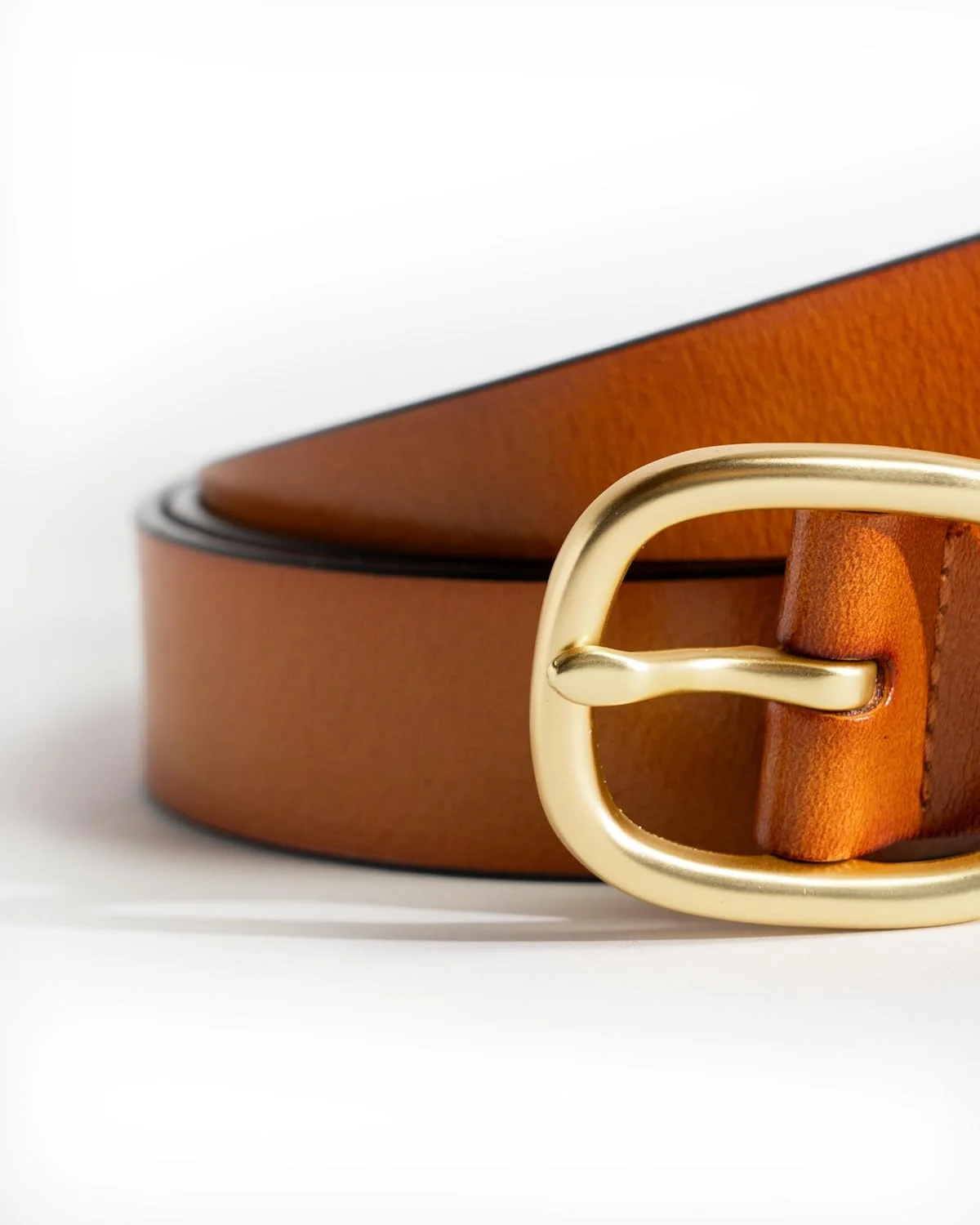 کمربند چرمی 100% زنانه و دخترانه با سگک طلایی