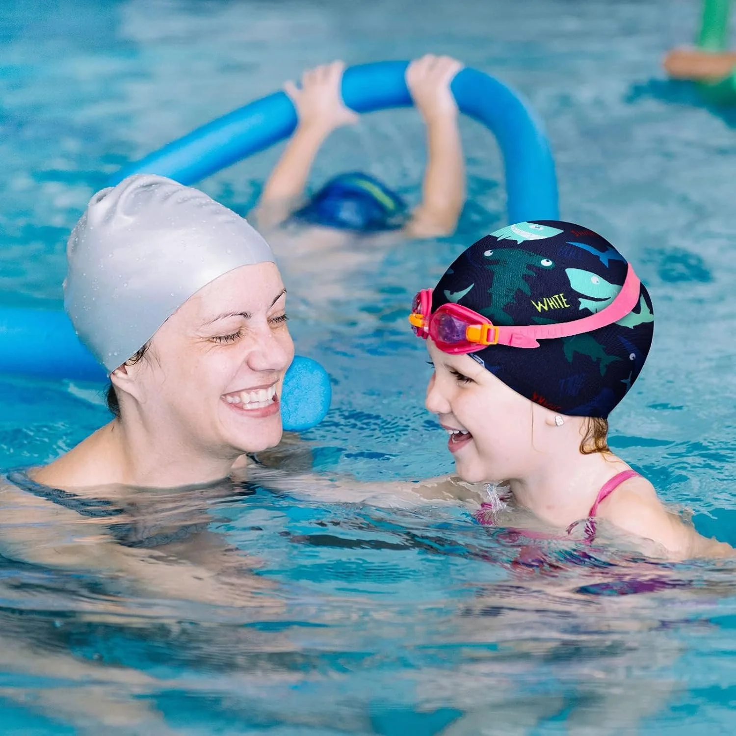 کلاه شنا کودکانه BIGTHREE، بسته 3 عددی، سیلیکونی، الاستیک، ضد آب، مناسب پسران و دختران، لبه های نرم، ایمن برای استخر و ساحل، طراحی بادوام کلاه شنا کودکانه BIGTHREE، بسته 3 عددی، سیلیکونی، الاستیک، ضد آب، مناسب پسران و دختران، لبه های نرم، ایمن برای استخر و ساحل، طراحی بادوام