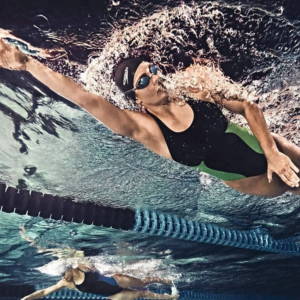 عینک شنا AMERTEER به همراه کلاه، گوش گیر و گیره بینی، ضد بخار، محافظت در برابر اشعه ماوراء بنفش، بدون نشتی، دید واضح، تنظیم آسان، کلاه شنای بادوام و ضد لغزش برای مردان، زنان و نوجوانان عینک شنا AMERTEER به همراه کلاه، گوش گیر و گیره بینی، ضد بخار، محافظت در برابر اشعه ماوراء بنفش، بدون نشتی، دید واضح، تنظیم آسان، کلاه شنای بادوام و ضد لغزش برای مردان، زنان و نوجوانان