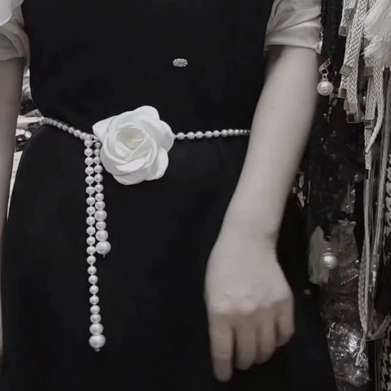 کمربند کمری کملیای مرواریدی Azonee برای لباس، زنجیر بدن گلدار ظریف قابل تنظیم، کمربند زنجیر کمری بدن برای عروسی، جشن، مهمانی، هدیه جواهرات، گل سفید کمربند کمری کملیای مرواریدی Azonee برای لباس، زنجیر بدن گلدار ظریف قابل تنظیم، کمربند زنجیر کمری بدن برای عروسی، جشن، مهمانی، هدیه جواهرات، گل سفید