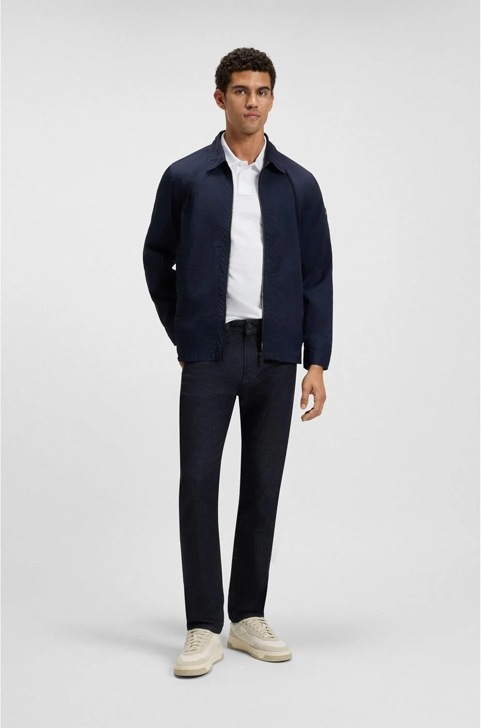 شلوار جین مردانه BOSS مدل Re.Maine BC-C Maine با فیت معمولی، ساخته شده از دنیم کشی راحت به رنگ آبی نیلی تیره شلوار جین مردانه BOSS مدل Re.Maine BC-C Maine با فیت معمولی، ساخته شده از دنیم کشی راحت به رنگ آبی نیلی تیره