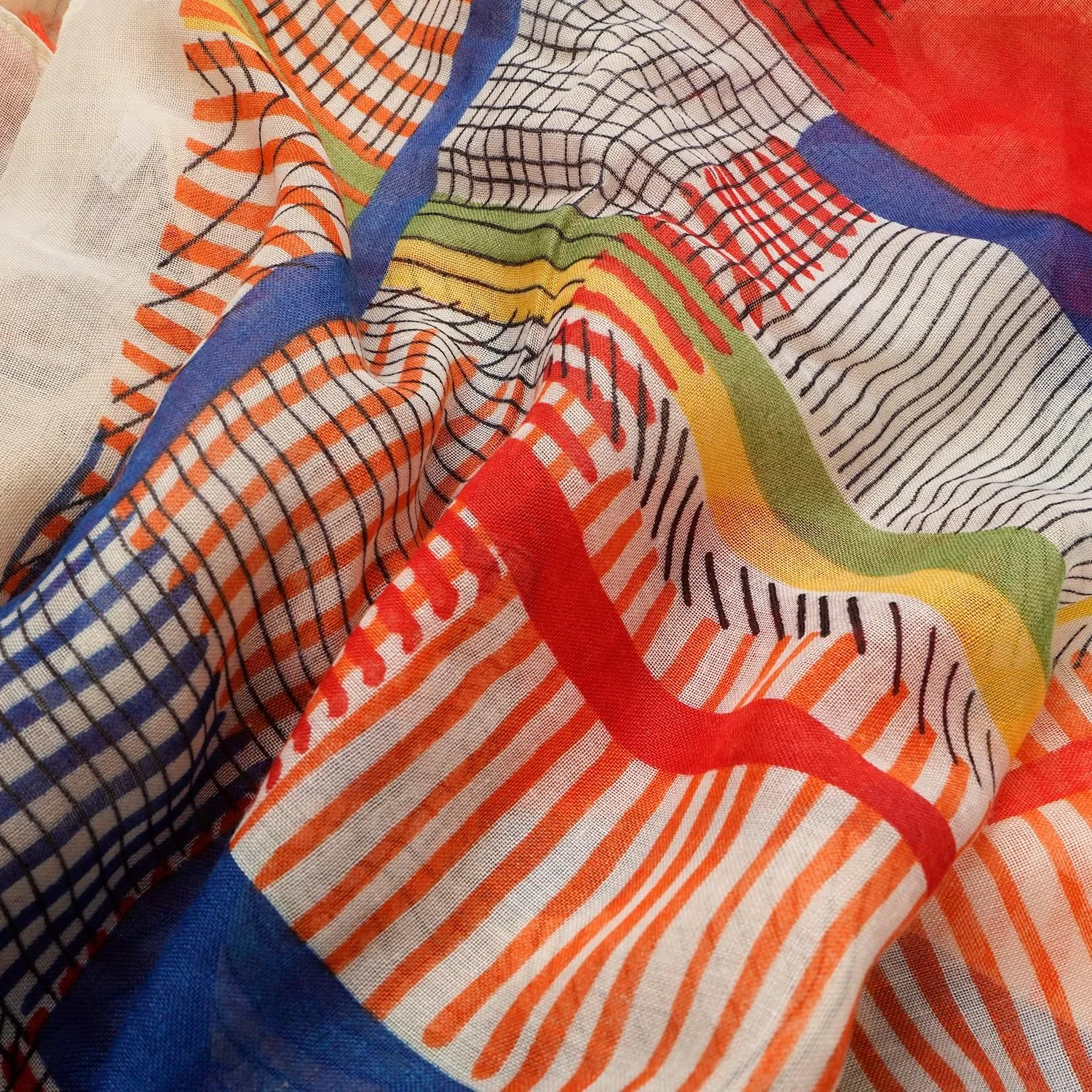 شال نرم زنانه طرح بوهو بزرگ و سبک مناسب چهار فصل، شال طرح بوهو بزرگ زنانه با طرح گلدار سبک مناسب پاییز و زمستان با حاشیه ریشه دار