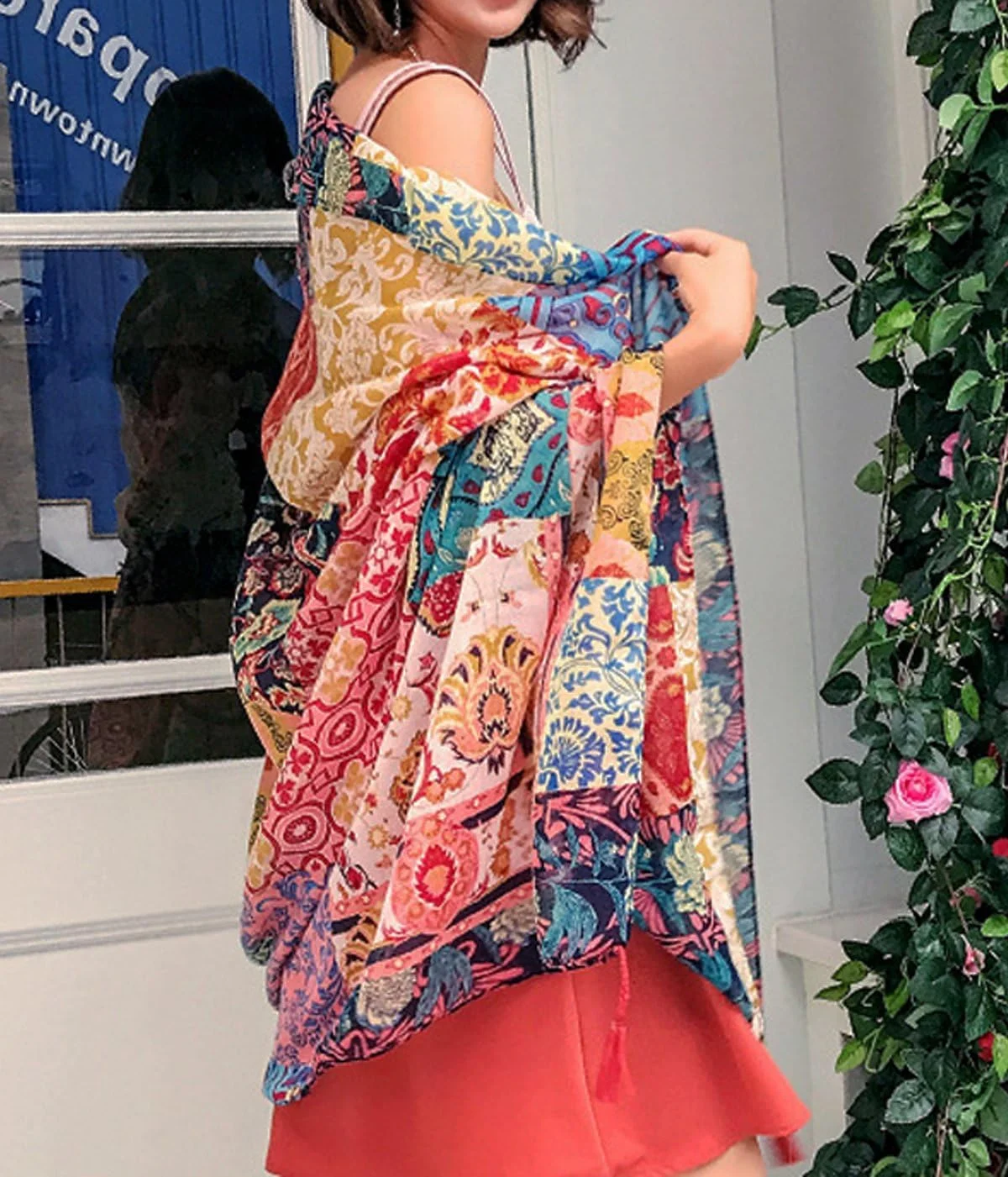 شال طرح گلدار زنانه آزونه، شال نخی و کنفی سبک وزن به سبک بوهو، نرم و لطیف با ریشه مناسب فصل بهار و پاییز