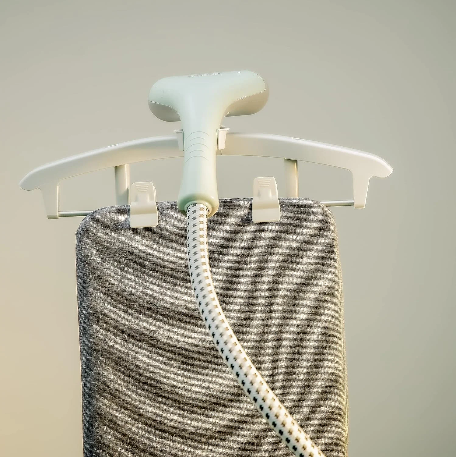 بخارگر لباس کریپتون با میله‌های قابل تنظیم، محافظت در برابر گرمای بیش از حد، سفید، KNGS6224