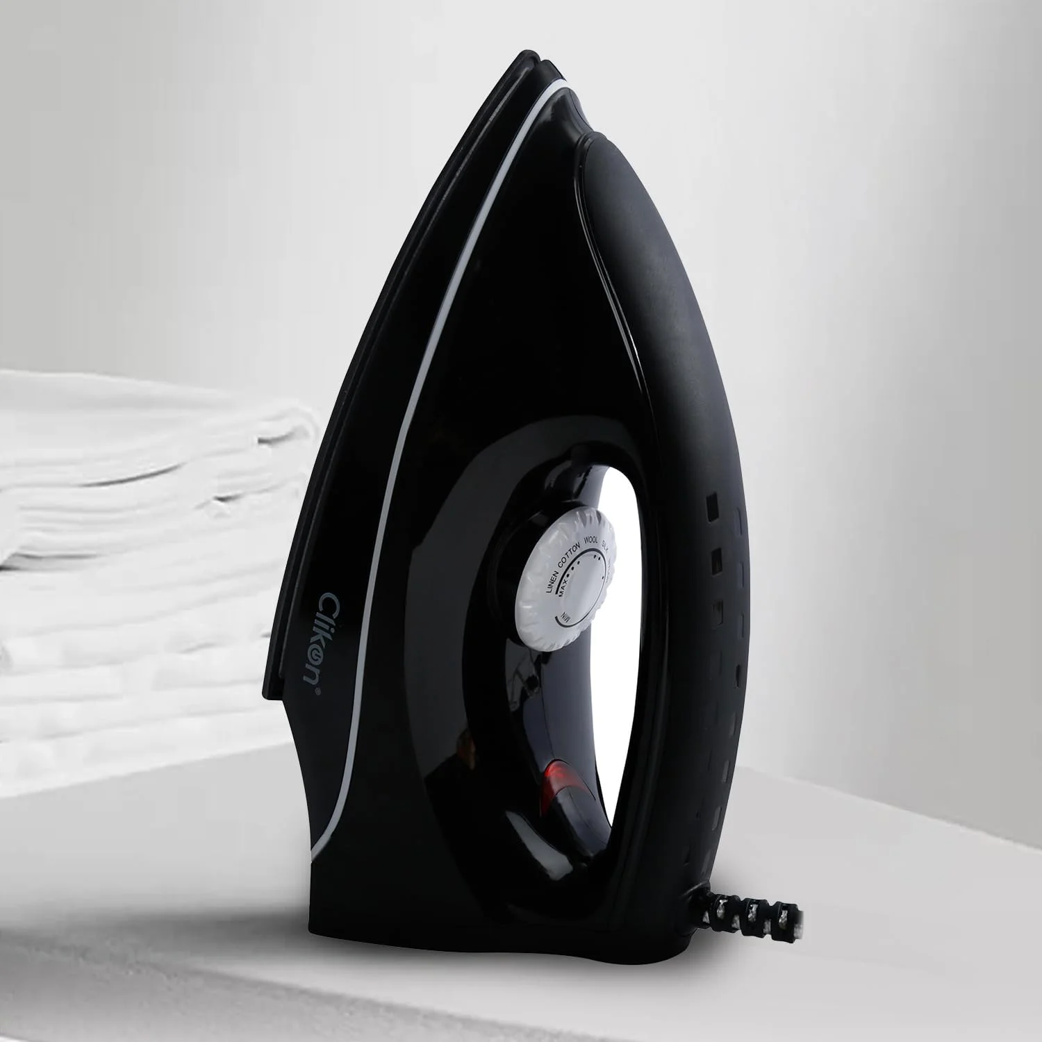 اتو خشک سبک و جمع و جور Clikon با صفحه زیرین نچسب، تنظیمات دمای قابل تنظیم، سیم چرخان 360 درجه، قطع خودکار، نشانگر چراغ روشن - CK2133 (مشکی)