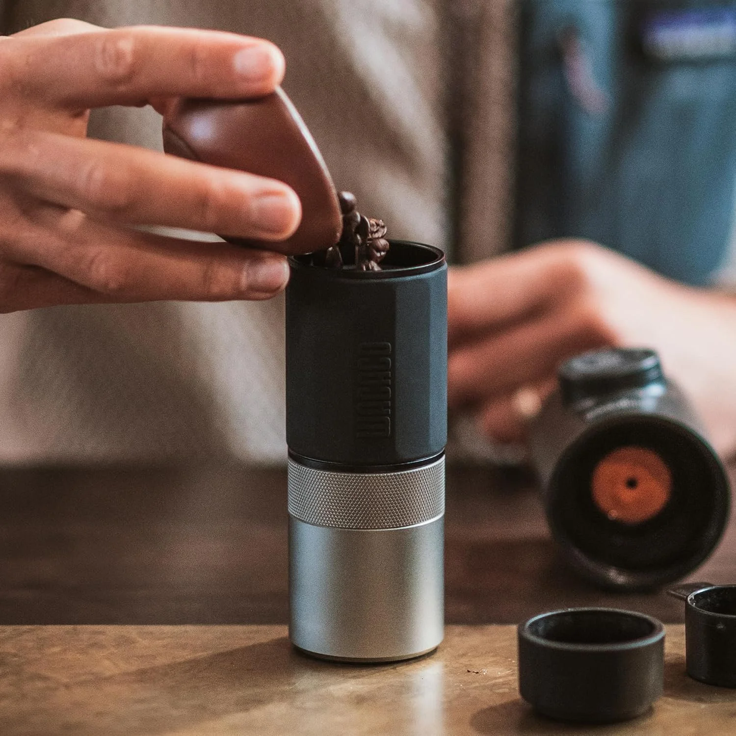 آسیاب قهوه دستی WACACO Exagrind با تیغه مخروطی استیل