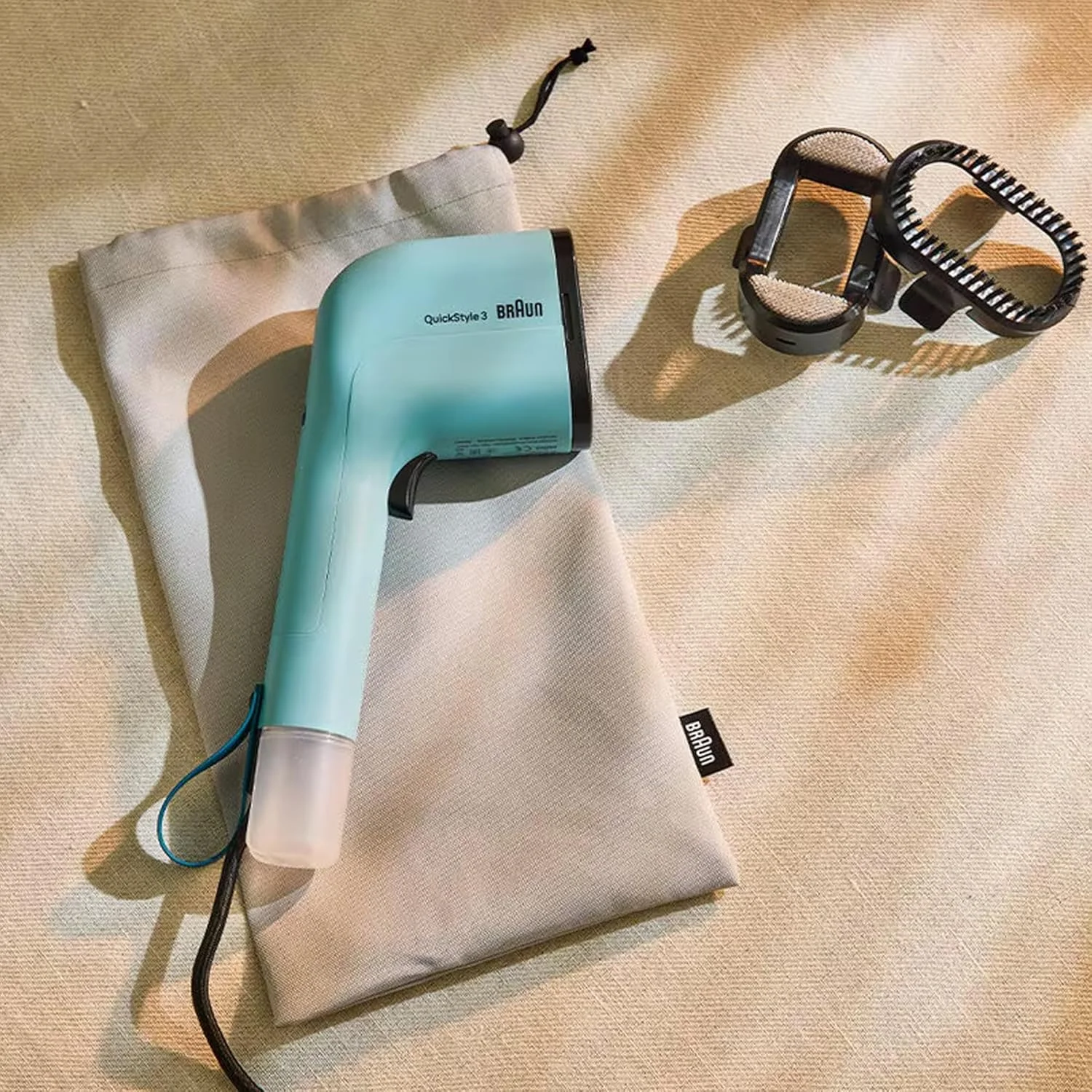 بخارگر لباس براون QuickStyle 3، گرم شدن سریع، فناوری هوشمند iCare، بخارگر دستی لباس، اتو کشی عمودی، ظرفیت 70 میلی لیتر، 1100 وات - GS 3013 GR - سبز