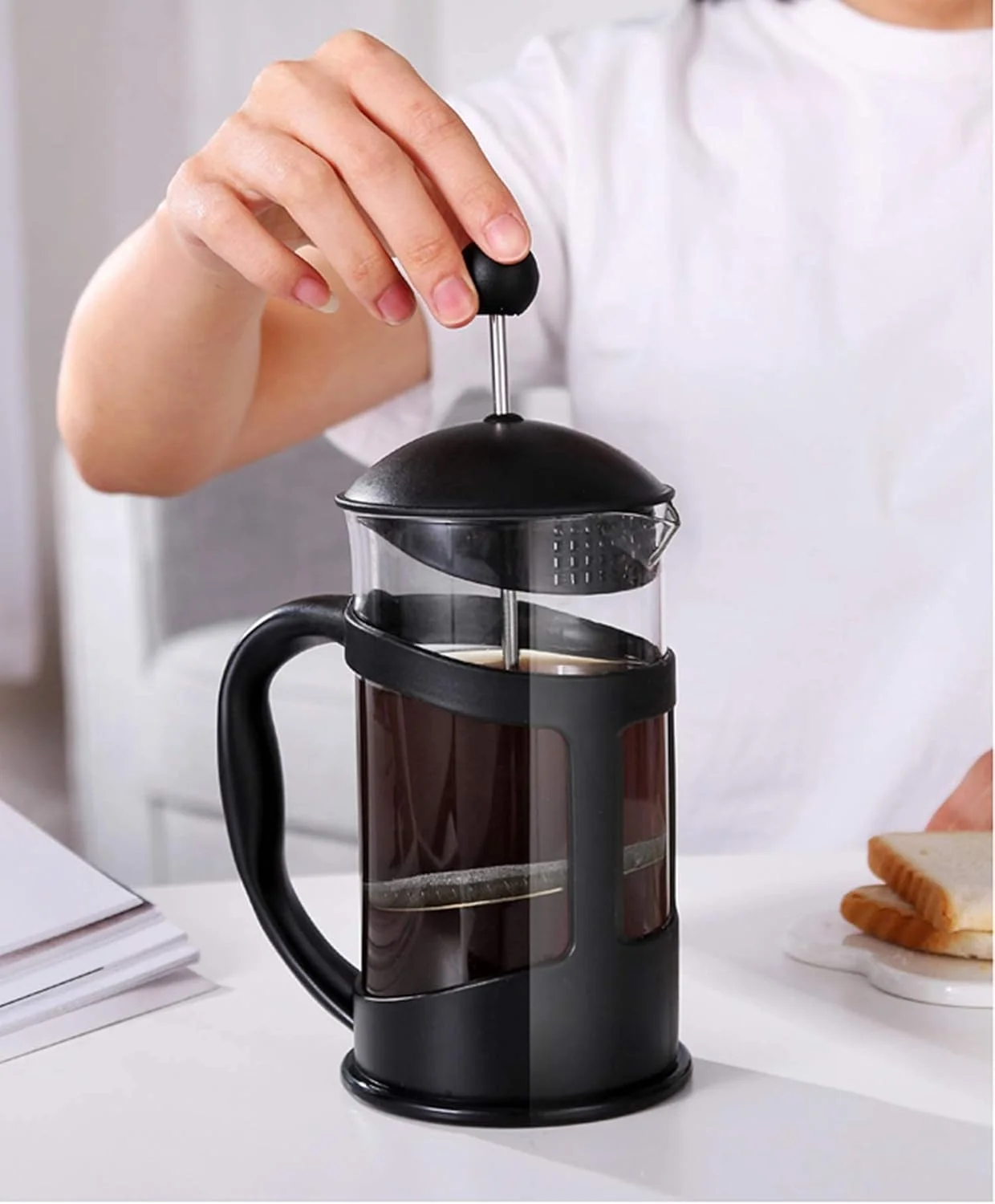 قهوه ساز کمکس KASTWAVE استیل ضد زنگ 600 میلی لیتر با فیلتر 2 لایه، دارای شیشه بوروسیلیکات ضخیم تر، استفاده و تمیز کردن آسان، مناسب برای خانه، آشپزخانه و دفتر کار - مشکی