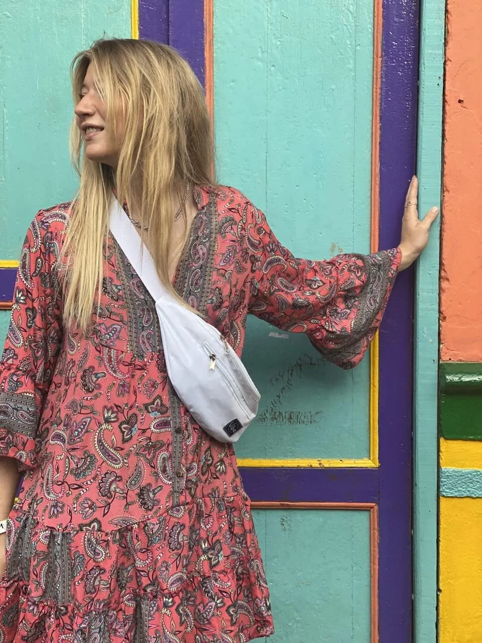 کیف کمری فستیوال Vibe - طرح های متنوع - مشکی هولوگرافیک نقره ای طلایی - کیف کمری زیبا برای فستیوال، پیاده روی، دویدن، دوچرخه سواری، سفید، مناسب برای اکثر سایزها کیف کمری فستیوال Vibe - طرح های متنوع - مشکی هولوگرافیک نقره ای طلایی - کیف کمری زیبا برای فستیوال، پیاده روی، دویدن، دوچرخه سواری، سفید، مناسب برای اکثر سایزها