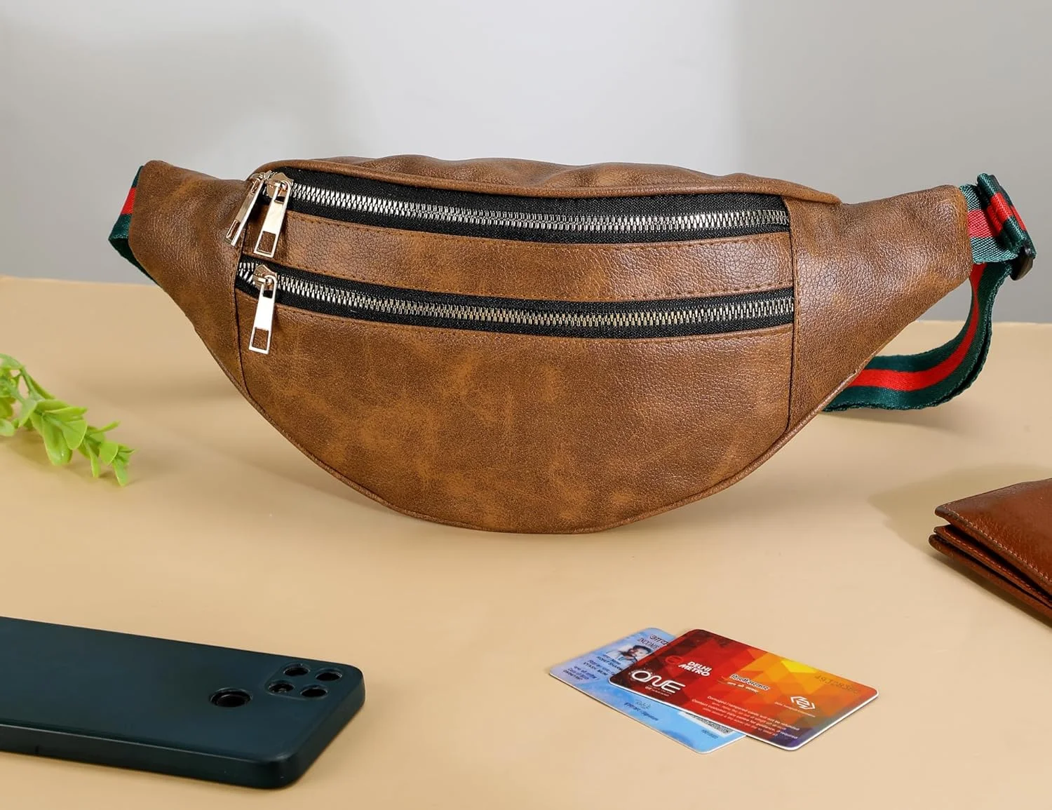 کیف کمری شیک و مدرن K London از جنس چرم مصنوعی به رنگ شتری، مناسب برای سفر، دارای بند قابل تنظیم (2143_Camel) کیف کمری شیک و مدرن K London از جنس چرم مصنوعی به رنگ شتری، مناسب برای سفر، دارای بند قابل تنظیم (2143_Camel)