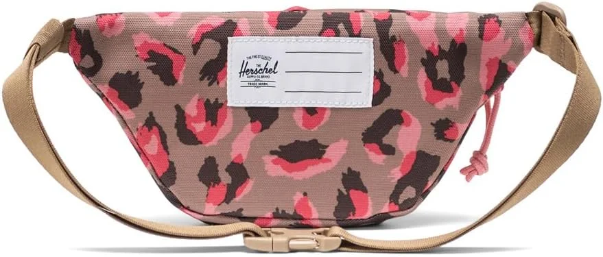 کیف کمری بچه گانه Herschel Supply Co. مدل Herschel Heritage™ Little Herschel (بچه بزرگ) طرح Holly Berry Leopard سایز One Size کیف کمری بچه گانه Herschel Supply Co. مدل Herschel Heritage™ Little Herschel (بچه بزرگ) طرح Holly Berry Leopard سایز One Size
